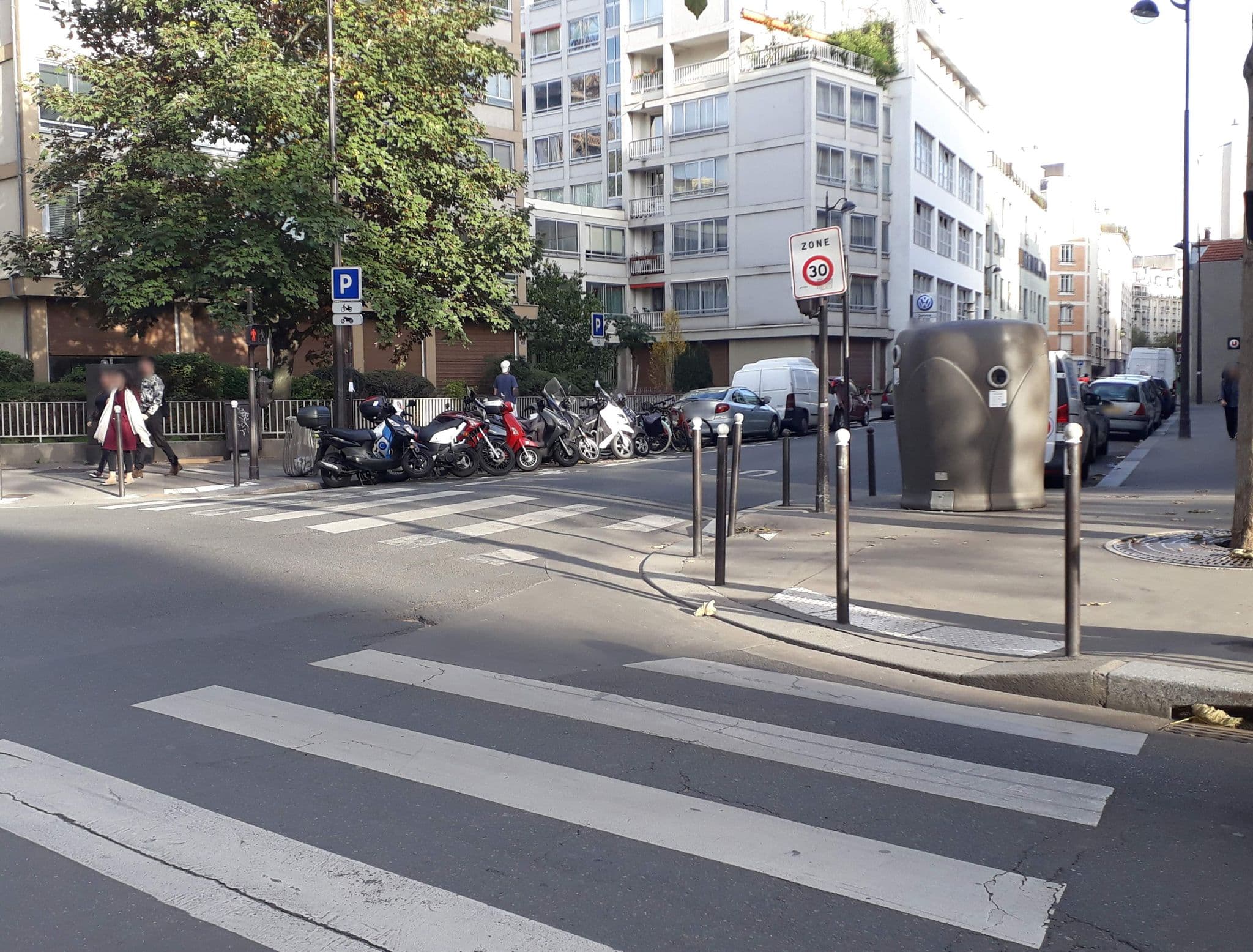 Street view near Relais 12 bis, Paris 15 Vaugirard — © laurentlouf (CC BY-SA · Mapillary)