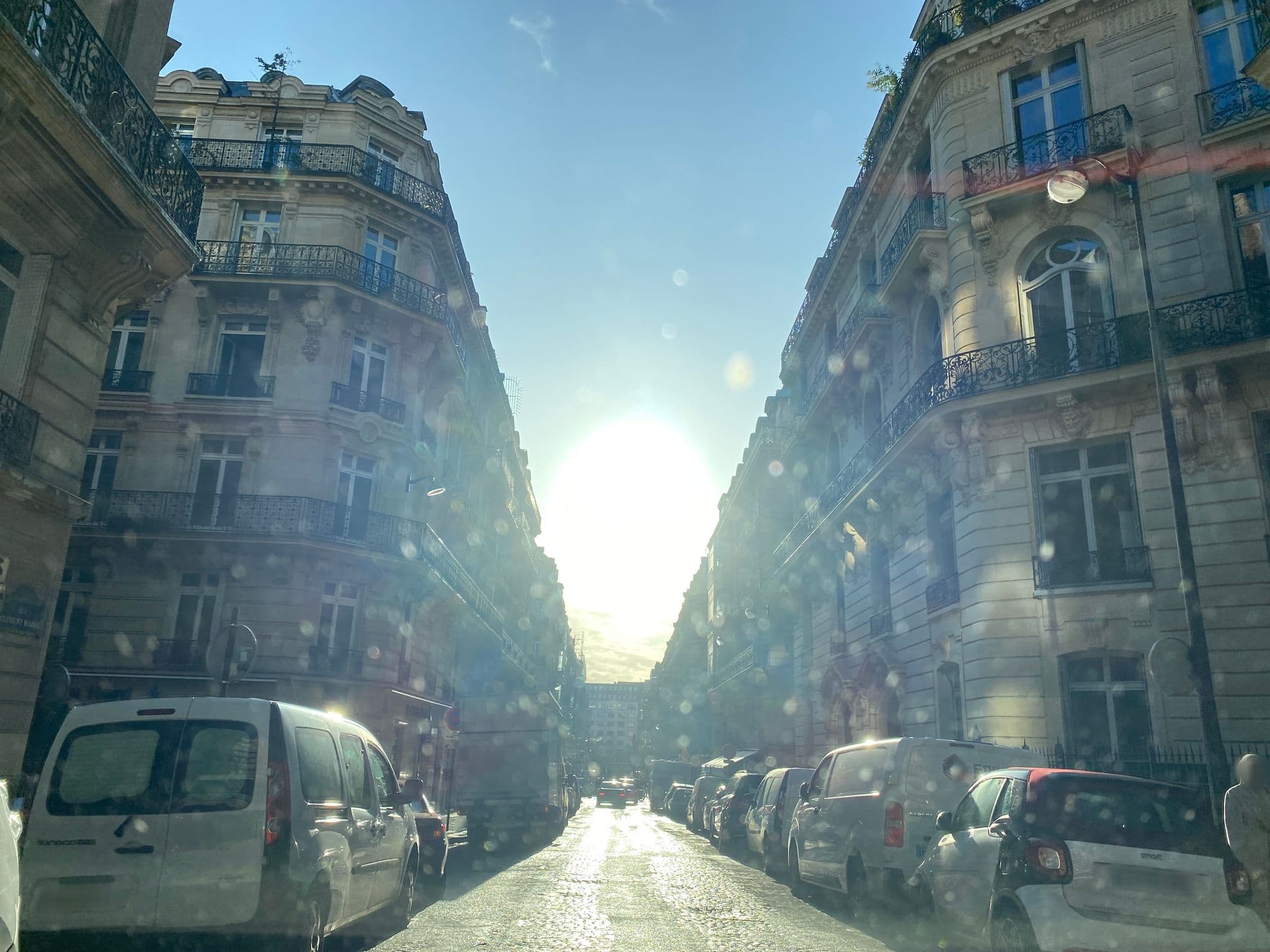 Street view near Sweet Inn, Paris 08 Élysée — © fpm (CC BY-SA · Mapillary)
