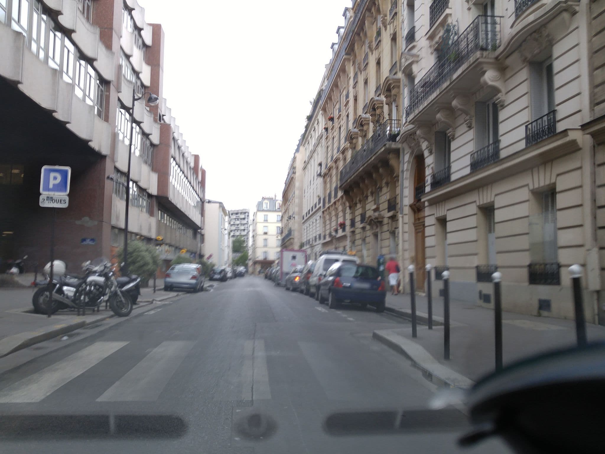 Street view near Riad 34, Paris 15 Vaugirard — © po_gregoire (CC BY-SA · Mapillary)