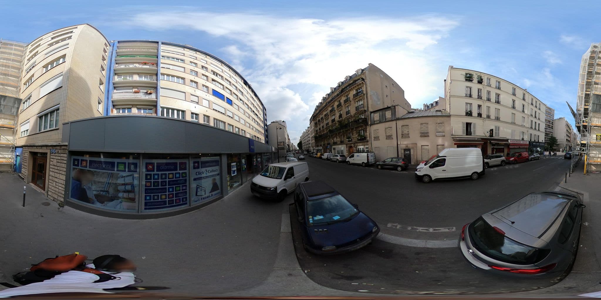 Street view near Hôtel Léonard de Vinci 2, Paris 15 Vaugirard — © Harsake (CC BY-SA · Mapillary)
