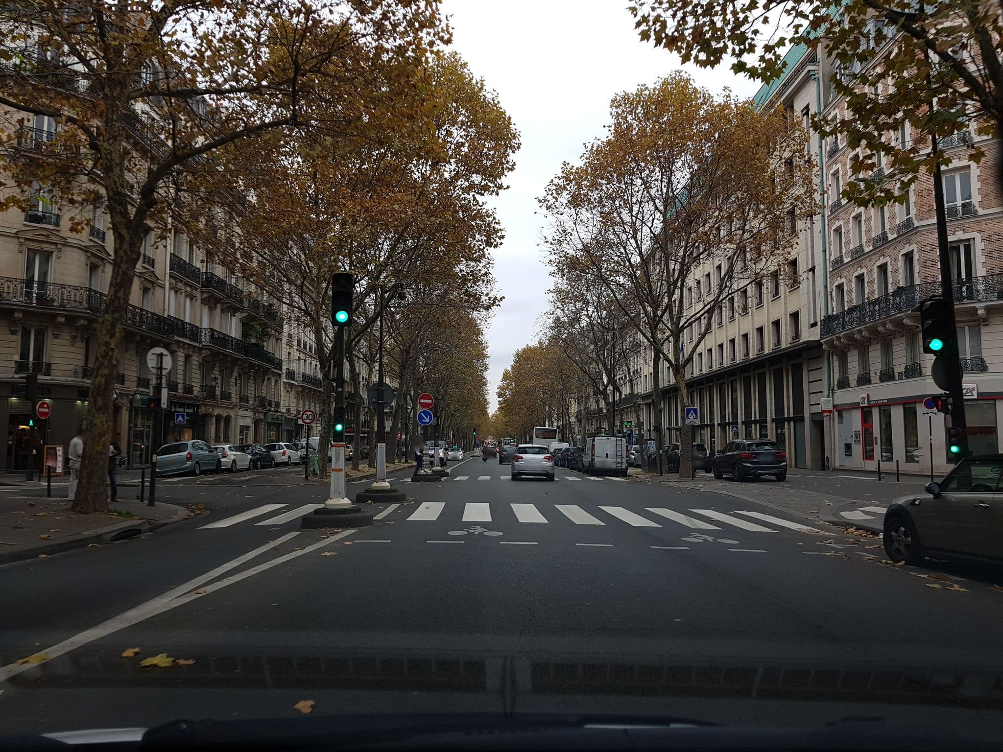 Street view near Hôtel Relais Bosquet, Paris 07 Palais-Bourbon — © fgouget (CC BY-SA · Mapillary)