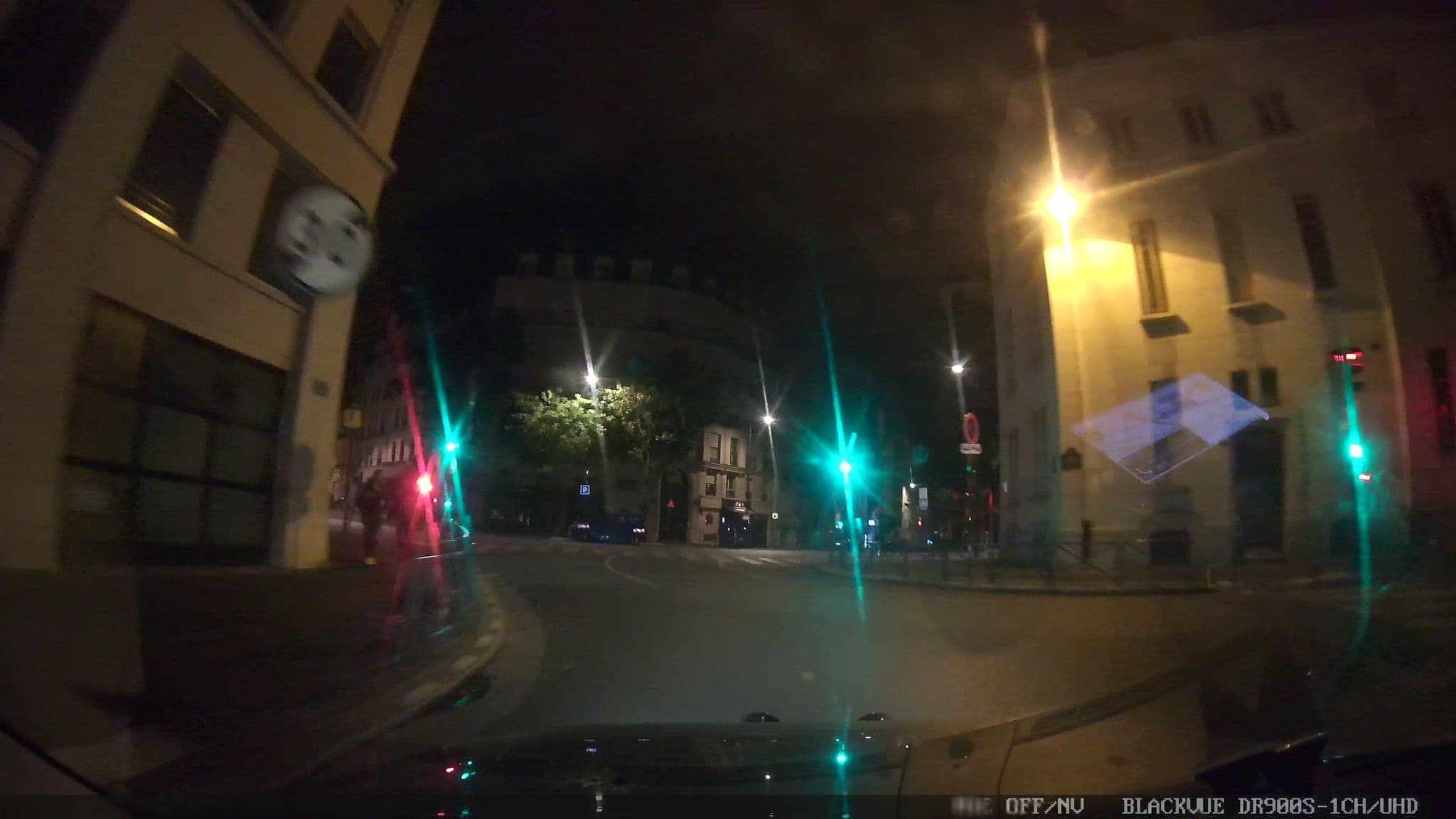 Street view near Le Dokhan's Paris Arc de Triomphe, Paris 16 Passy — © grobin (CC BY-SA · Mapillary)