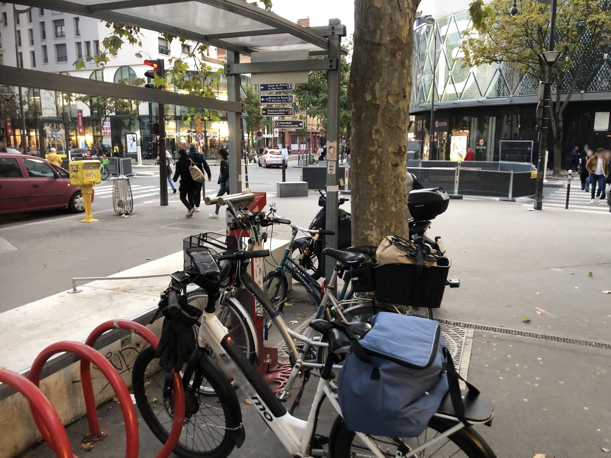 Street view near Oh! My Suite, Paris 15 Vaugirard — © tranbert75 (CC BY-SA · Mapillary)