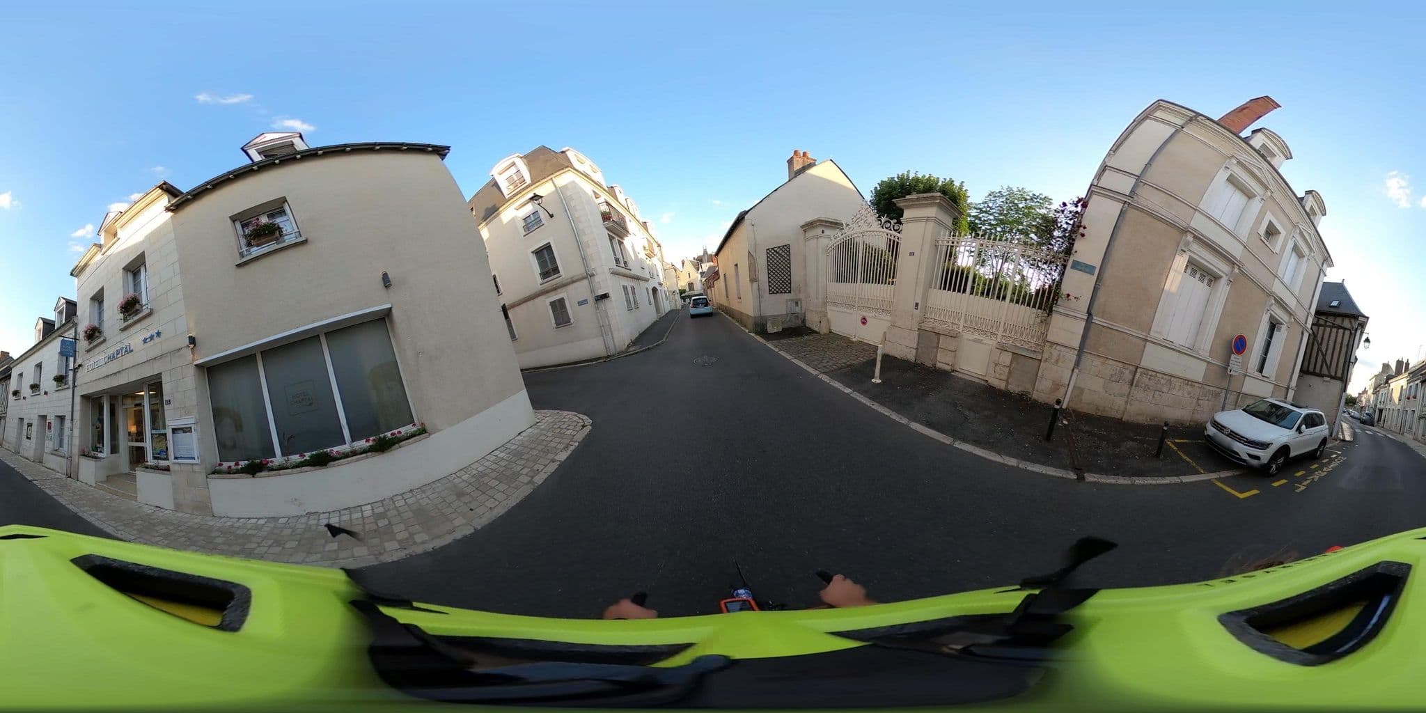 Street view near Hôtel Chaptal (logis hotels), Amboise — © velocamion (CC BY-SA · Mapillary)