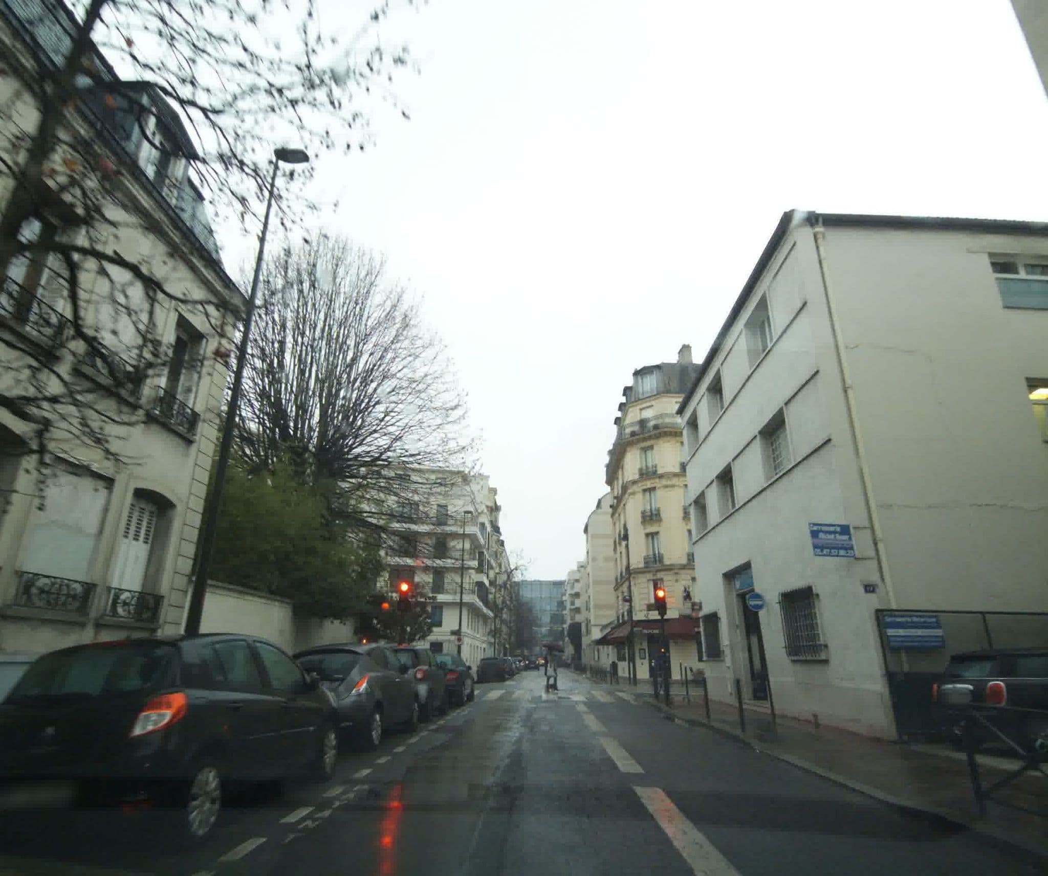 Street view near Hôtel de l'Ouest, Levallois-Perret — © sogefi (CC BY-SA · Mapillary)