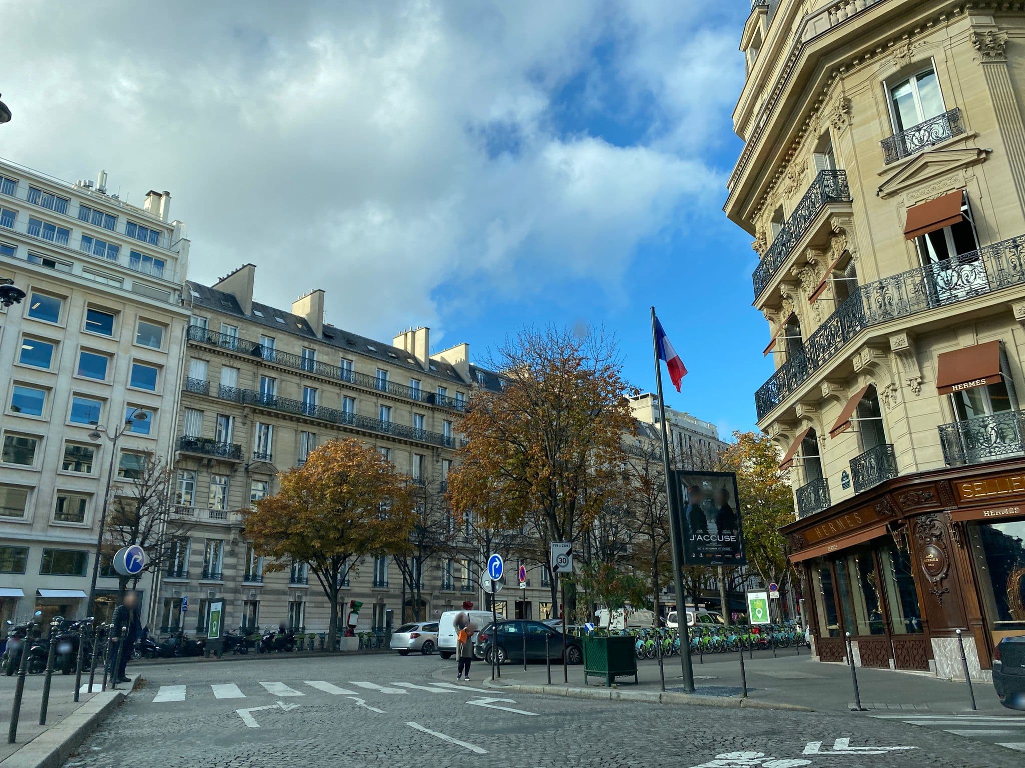 Street view near Relais Spa, Paris 08 Élysée — © fpm (CC BY-SA · Mapillary)