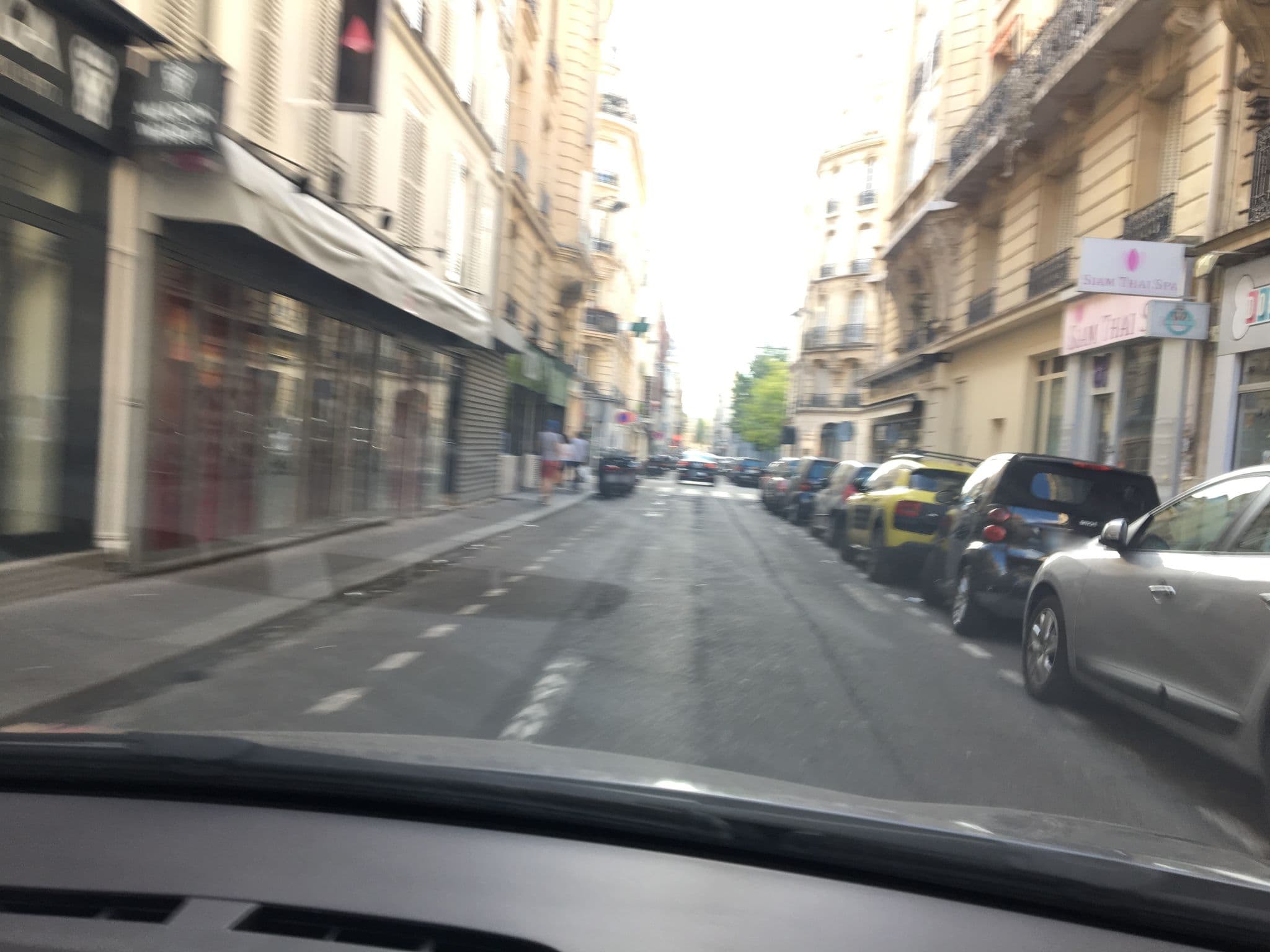Street view near Hôtel Etoile Wagram, Paris 08 Élysée — © cabinetcourbi (CC BY-SA · Mapillary)
