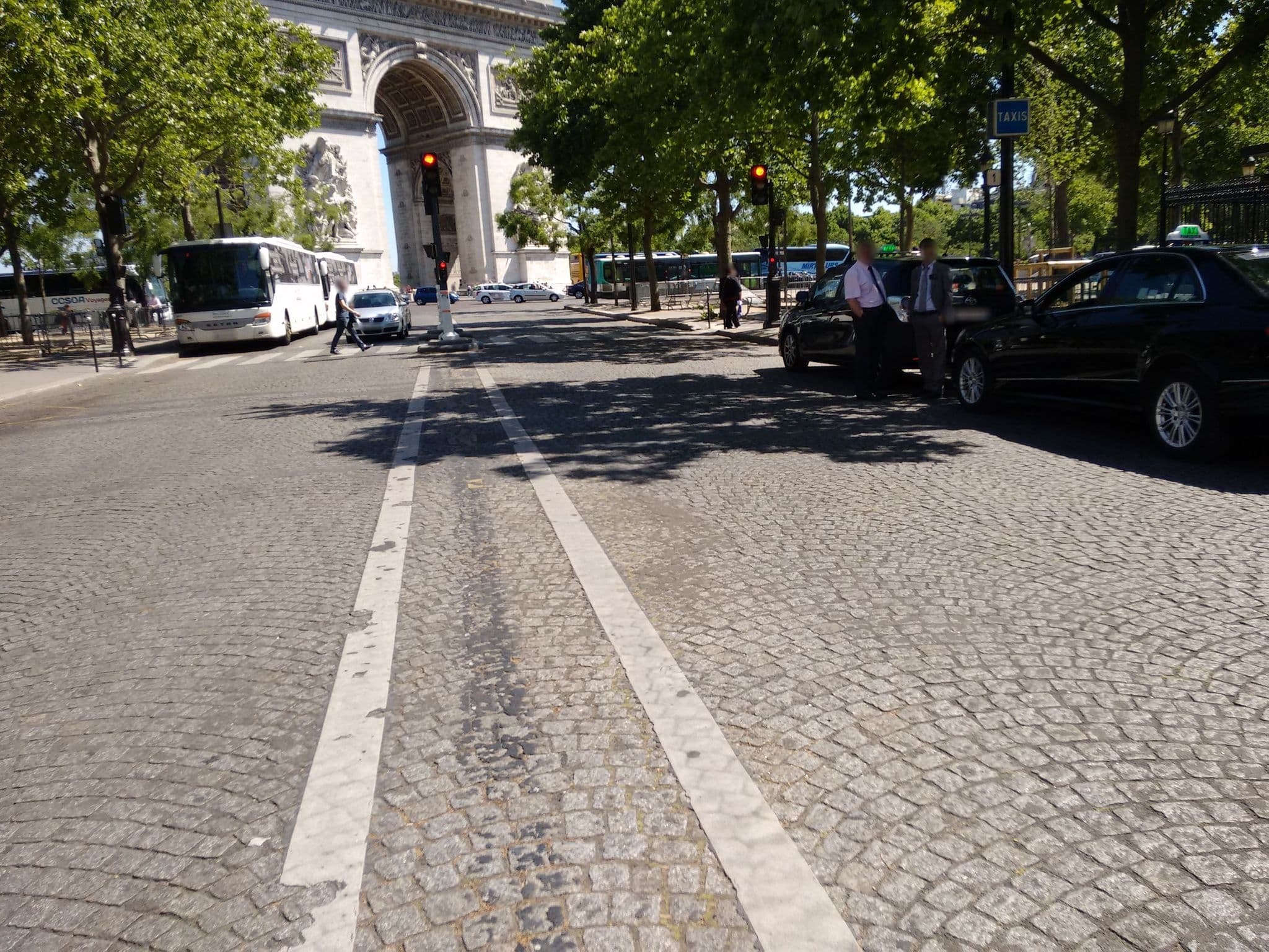 Street view near Splendid Hôtel, Paris 08 Élysée — © jglacerda (CC BY-SA · Mapillary)