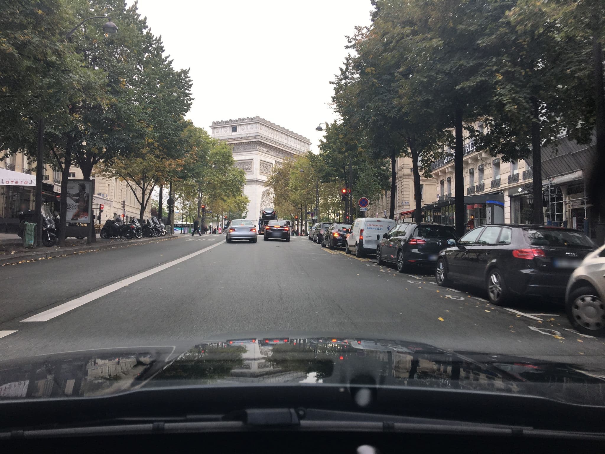 Street view near Miss Fuller Hotel, Paris 08 Élysée — © kgvx (CC BY-SA · Mapillary)