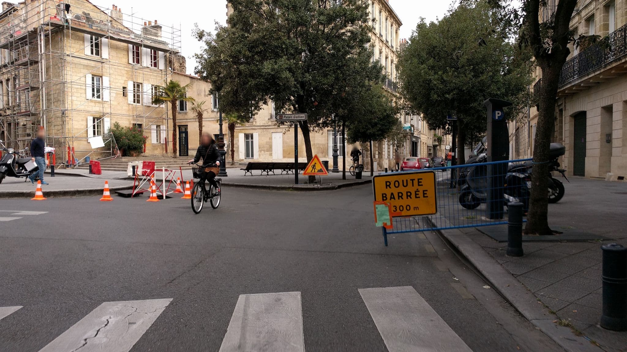 Street view near La Maison Galiène, Bordeaux — © thibdrev (CC BY-SA · Mapillary)