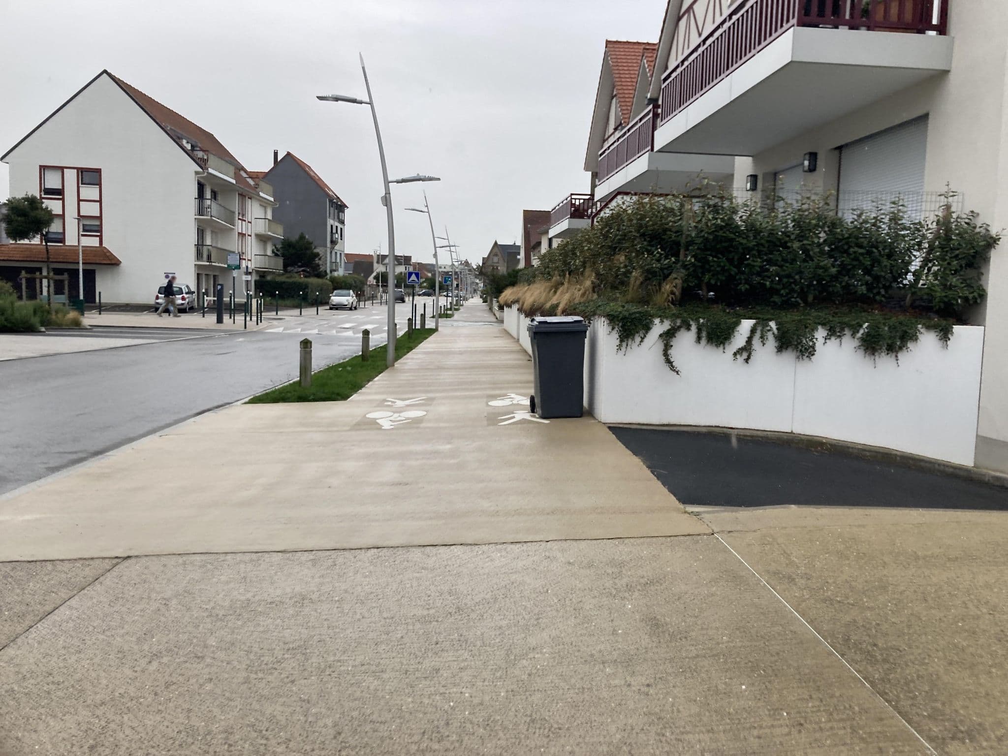Street view near Pilatre de Rosier, Wimereux — © maxm64 (CC BY-SA · Mapillary)