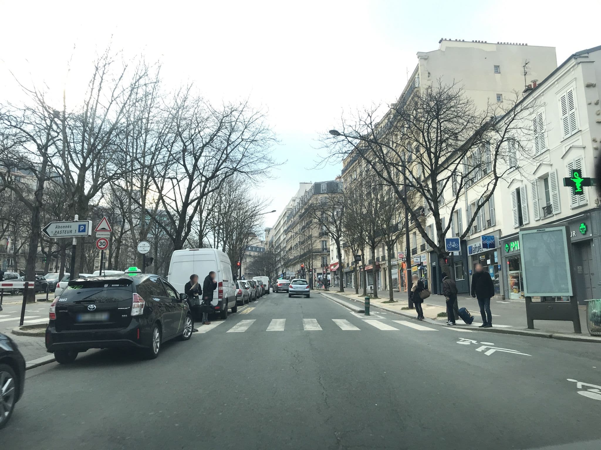 Street view near Hotel Innova, Paris 15 Vaugirard — © unmap (CC BY-SA · Mapillary)