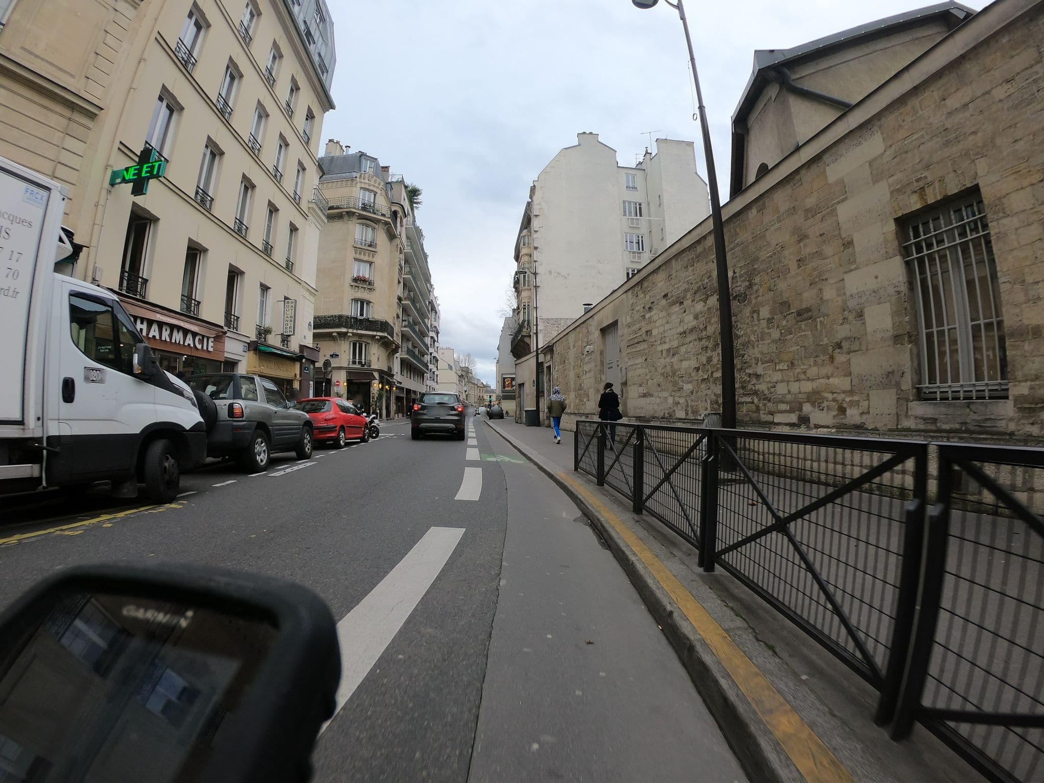 Street view near Chez Paris - AirBNB, Paris 05 Panthéon — © htonchia (CC BY-SA · Mapillary)