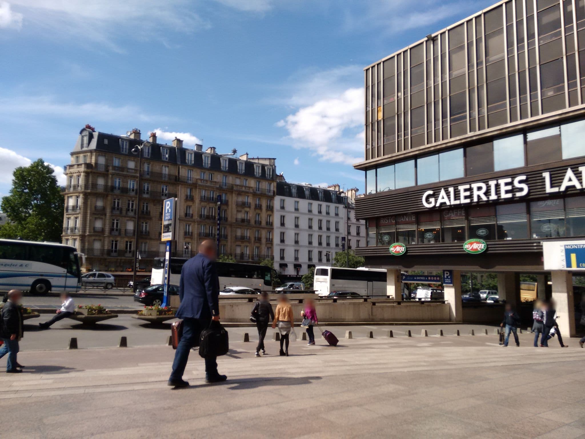 Street view near Groupe Cyrès, Paris 06 Luxembourg — © jglacerda (CC BY-SA · Mapillary)