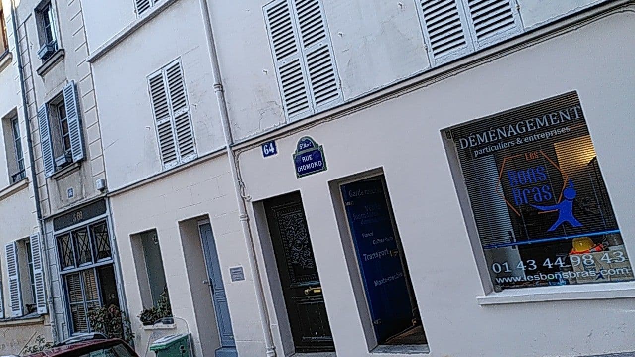 Street view near La Cour du 5e, Paris 05 Panthéon — © britze (CC BY-SA · Mapillary)