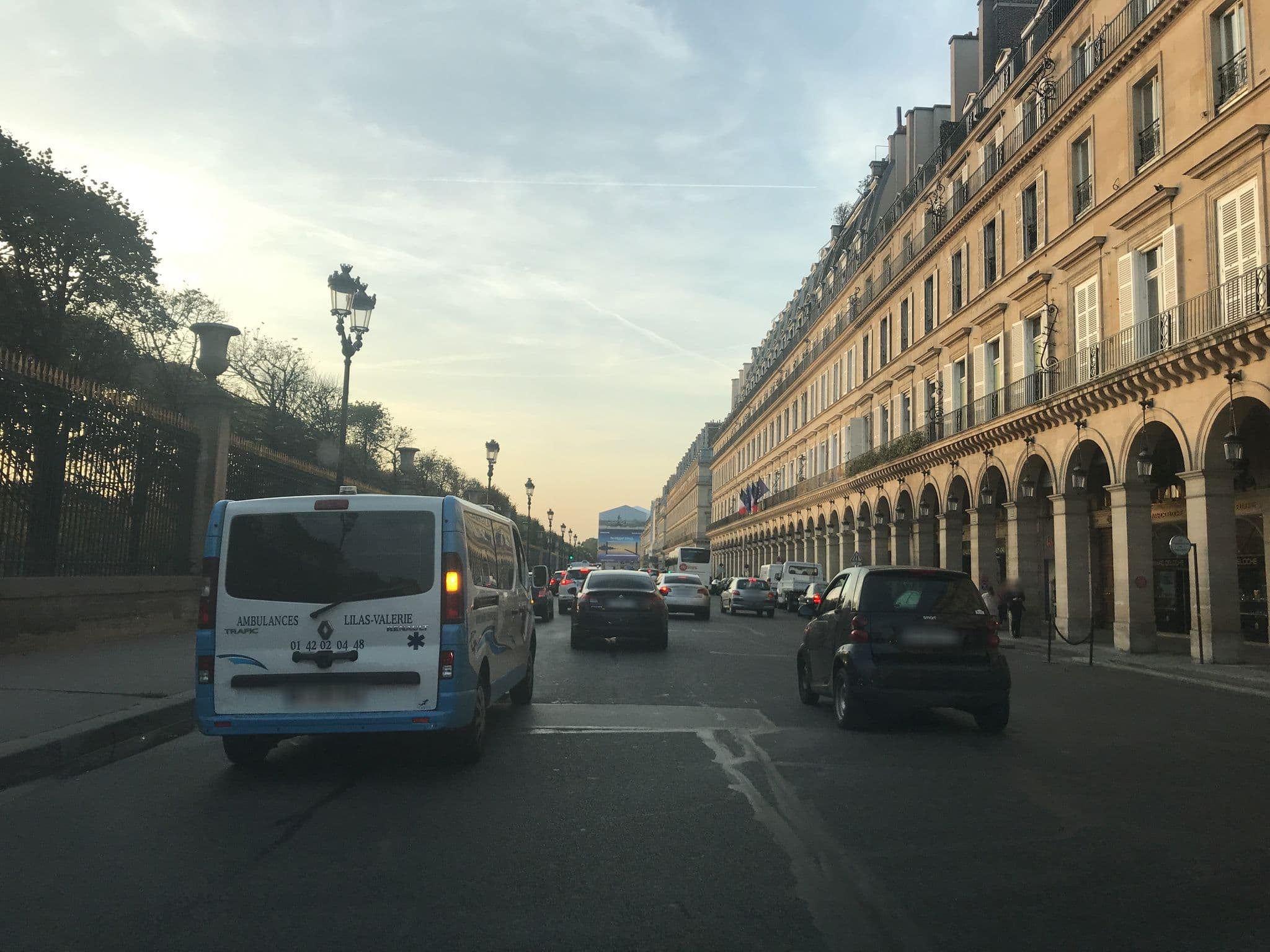 Street view near Hôtel Brighton, Paris 02 Bourse — © unmap (CC BY-SA · Mapillary)