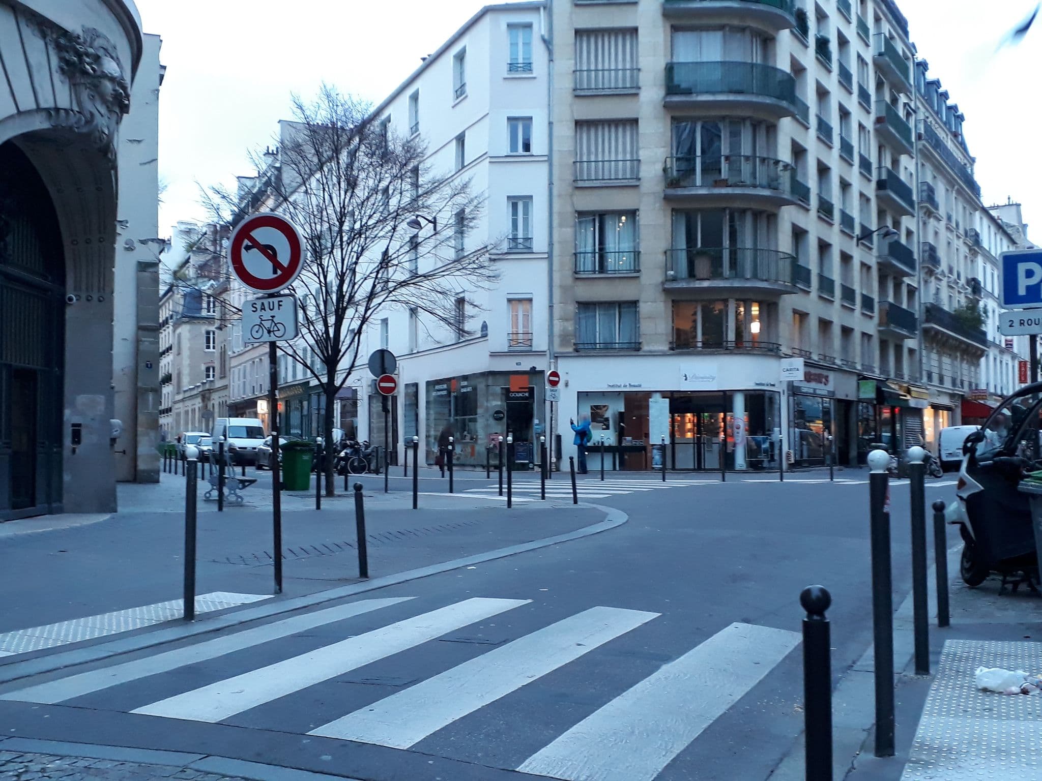 Street view near Foyer 44 Cherche Midi, Paris 06 Luxembourg — © laurentlouf (CC BY-SA · Mapillary)