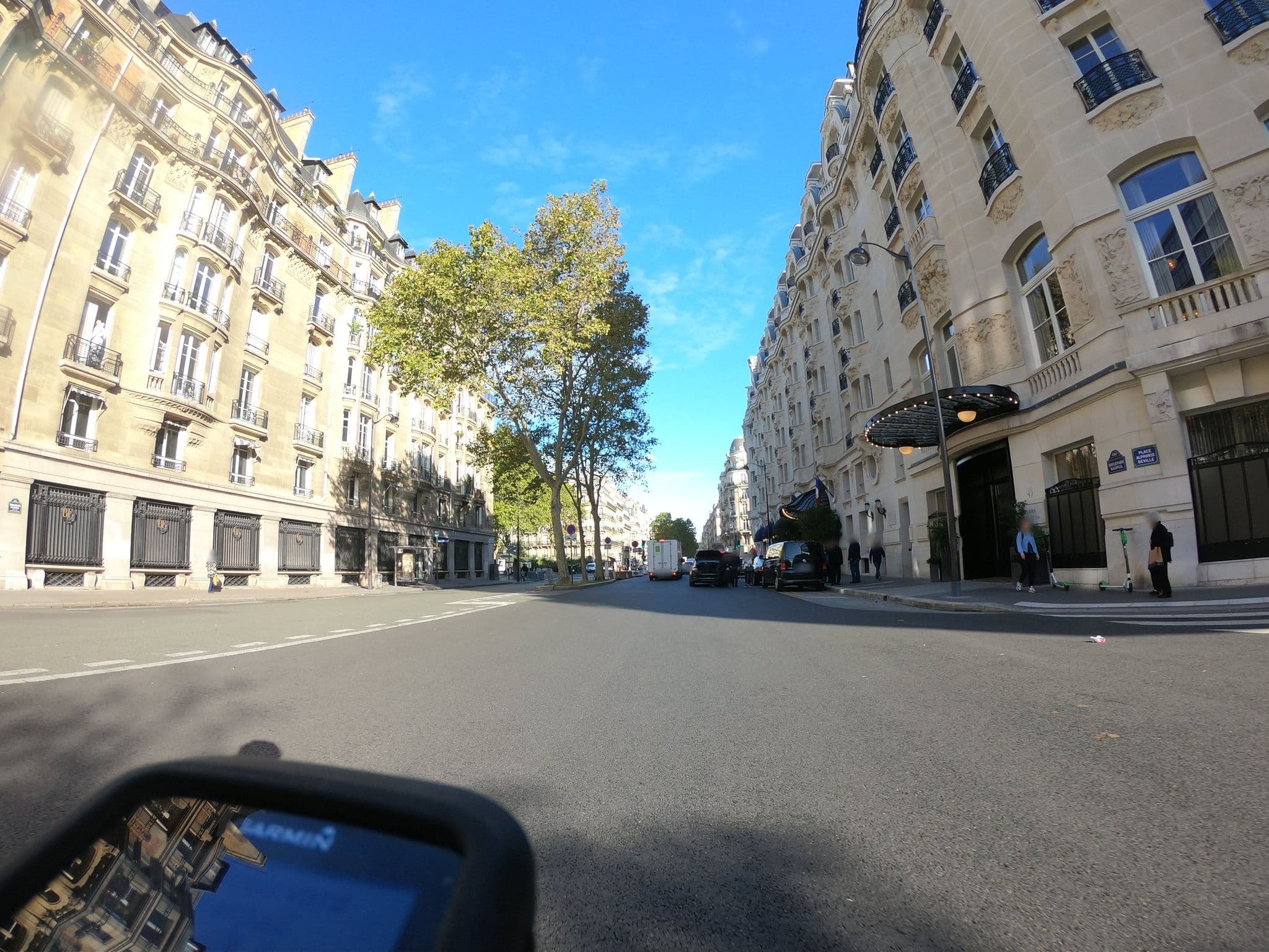 Street view near Hôtel Lutetia Pool, Paris 06 Luxembourg — © htonchia (CC BY-SA · Mapillary)