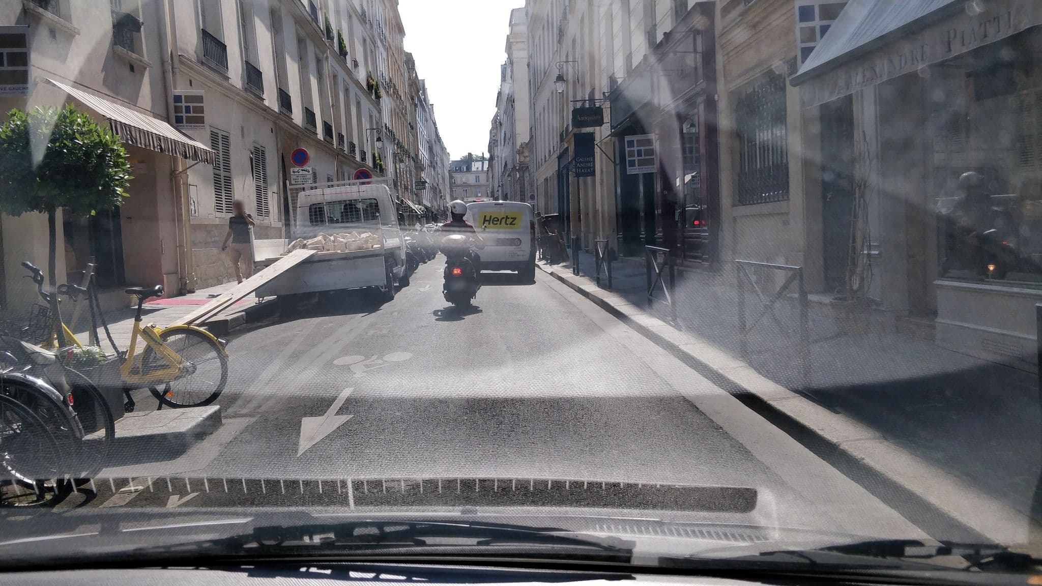 Street view near Hôtel de Lille, Paris 07 Palais-Bourbon — © svr123456789 (CC BY-SA · Mapillary)