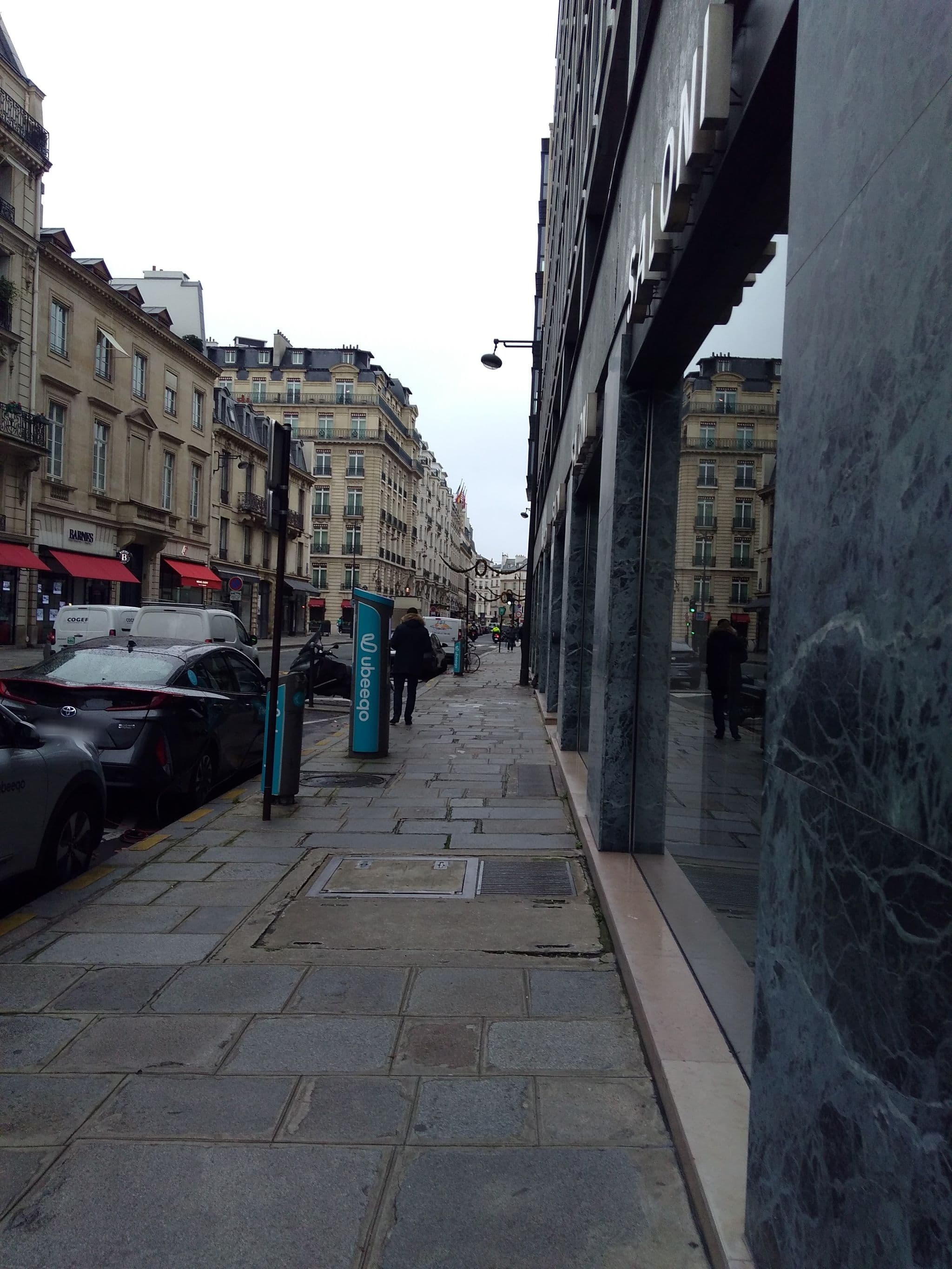 Street view near Madame de Pompadour, Paris 08 Élysée — © nlehuby (CC BY-SA · Mapillary)