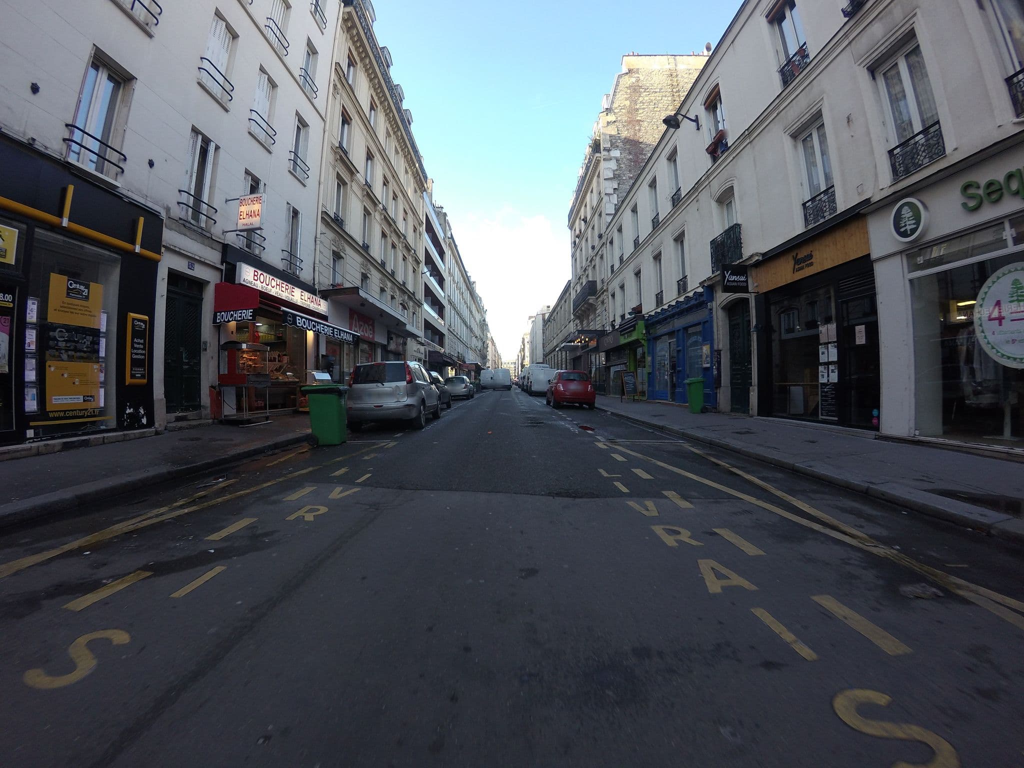 Street view near Hôtel le Majestic, Paris 17 Batignolles-Monceau — © laurentlouf (CC BY-SA · Mapillary)