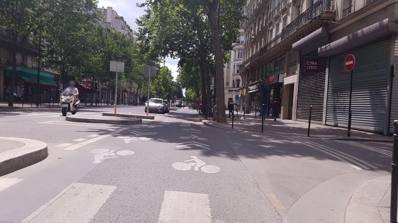 Street view near Hôtel Littéraire Arthur Rimbaud, Paris 10 Entrepôt — © changchun1 (CC BY-SA · Mapillary)