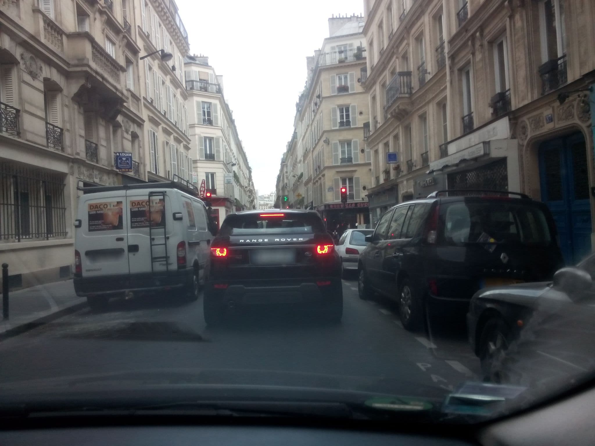 Street view near Waytostay, Paris 17 Batignolles-Monceau — © jibec (CC BY-SA · Mapillary)