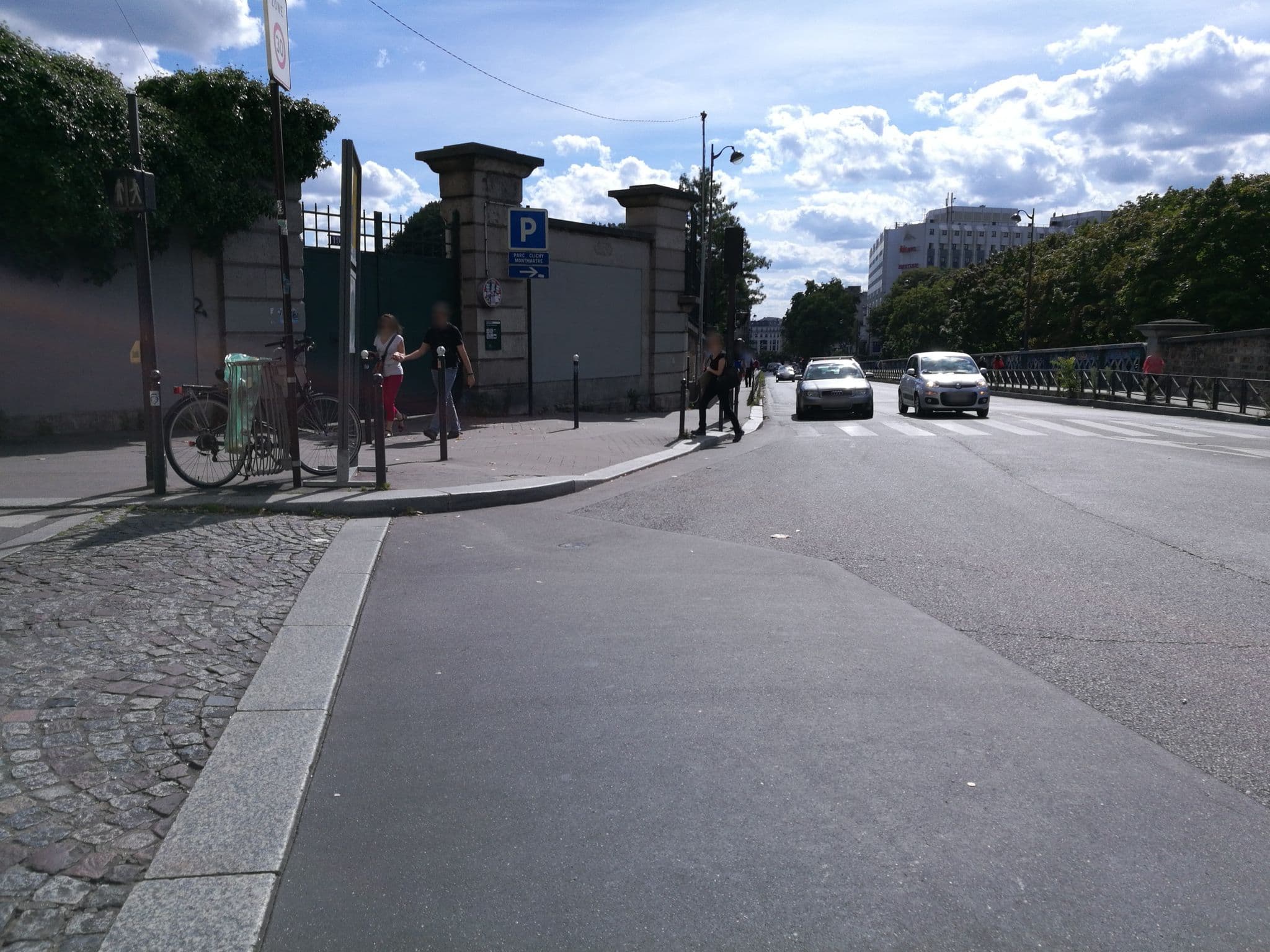 Street view near Terrass'' Hotel, Paris 17 Batignolles-Monceau — © lga (CC BY-SA · Mapillary)