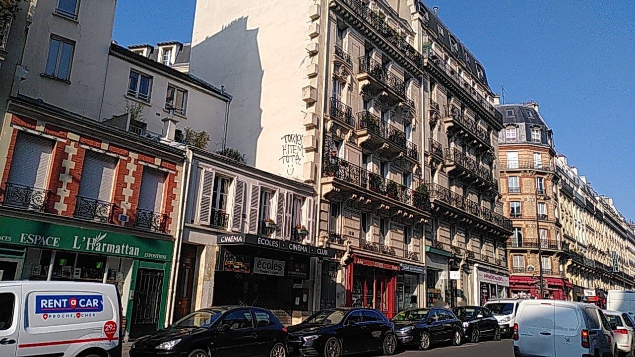 Street view near Bernardins Youth Hostel, Paris 05 Panthéon — © britze (CC BY-SA · Mapillary)