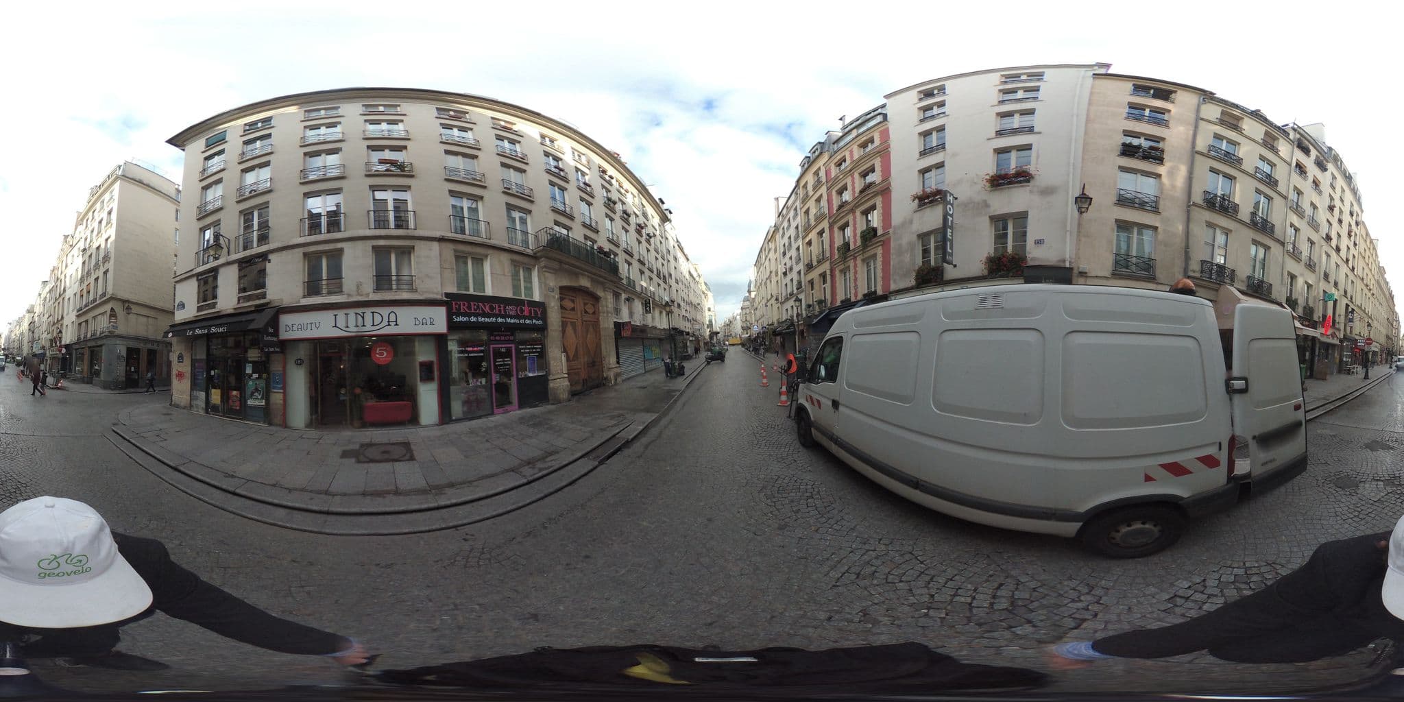 Street view near Appi Hôtel, Paris 04 Hôtel-de-Ville — © geovelo (CC BY-SA · Mapillary)