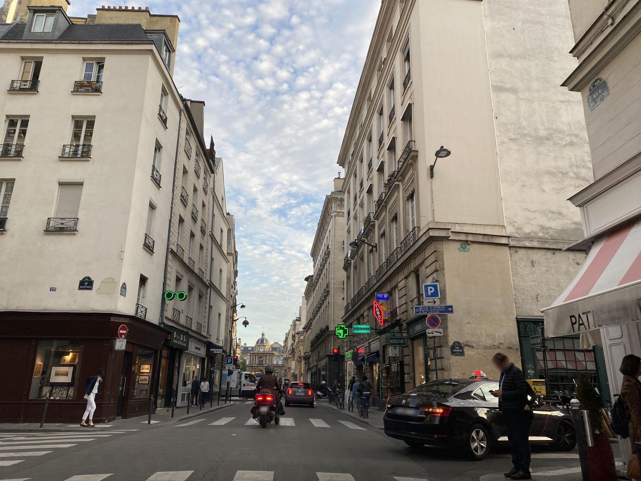 Street view near Hotel Du Globe, Paris 06 Luxembourg — © fpm (CC BY-SA · Mapillary)