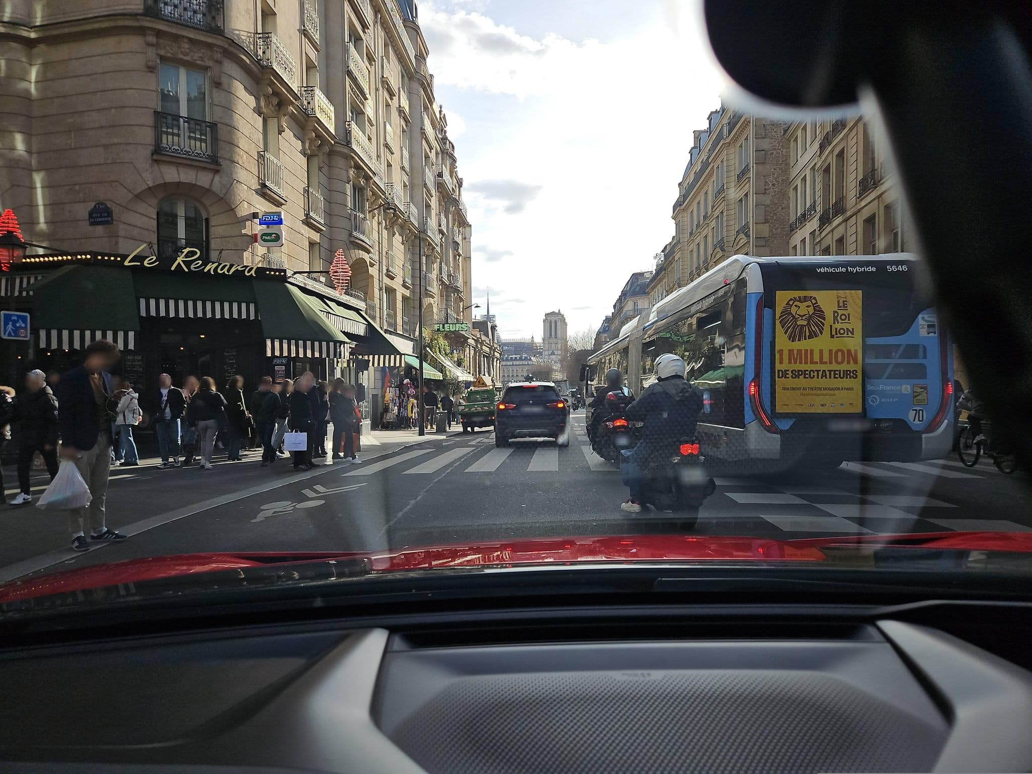 Street view near Marais Purple, Paris 04 Hôtel-de-Ville — © toho (CC BY-SA · Mapillary)