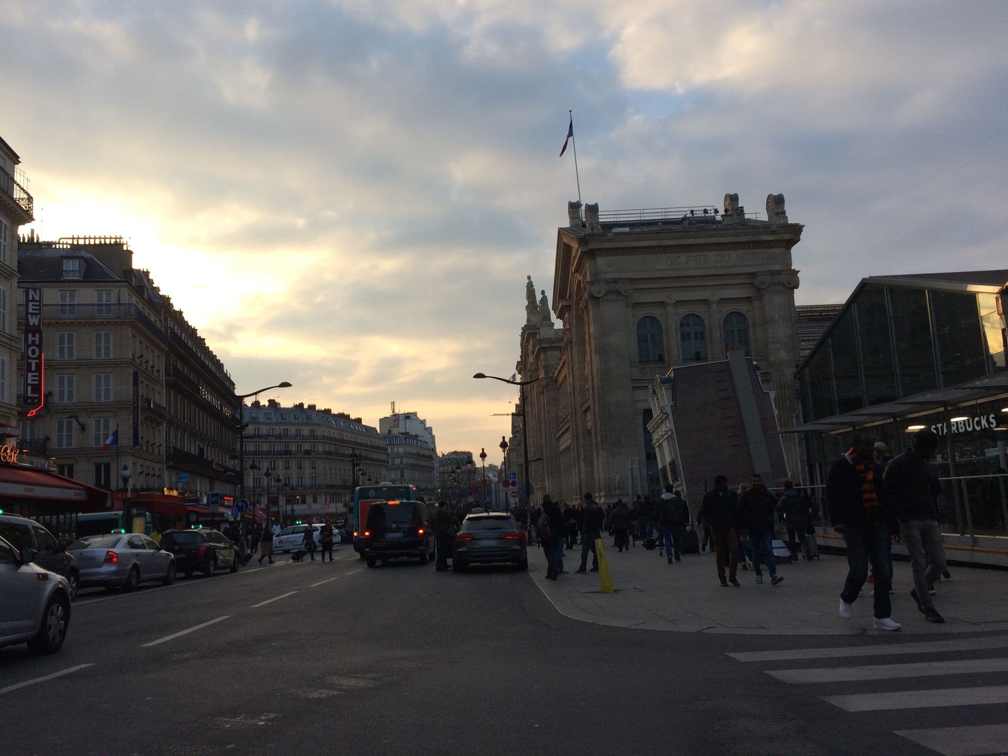 Street view near Hôtel Apollo Gare du Nord, Saint-Vincent de Paul — © troch (CC BY-SA · Mapillary)