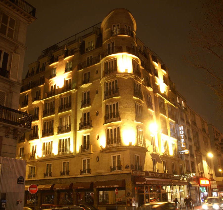 Hotel Carlton's Paris (via Wikimedia Commons, CC BY-SA 3.0)
