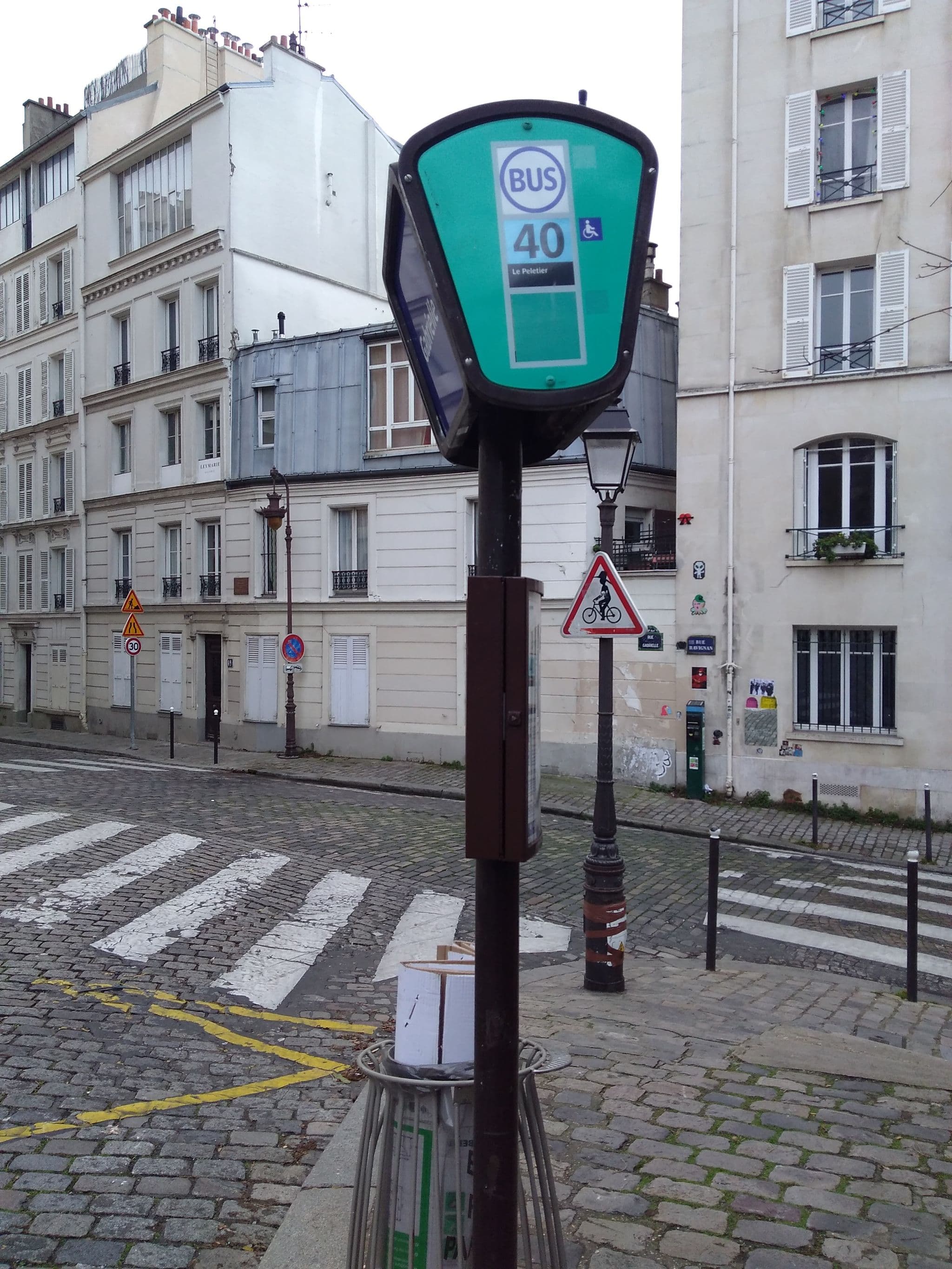Street view near Atelier de Picasso, Paris 18 Buttes-Montmartre — © nlehuby (CC BY-SA · Mapillary)