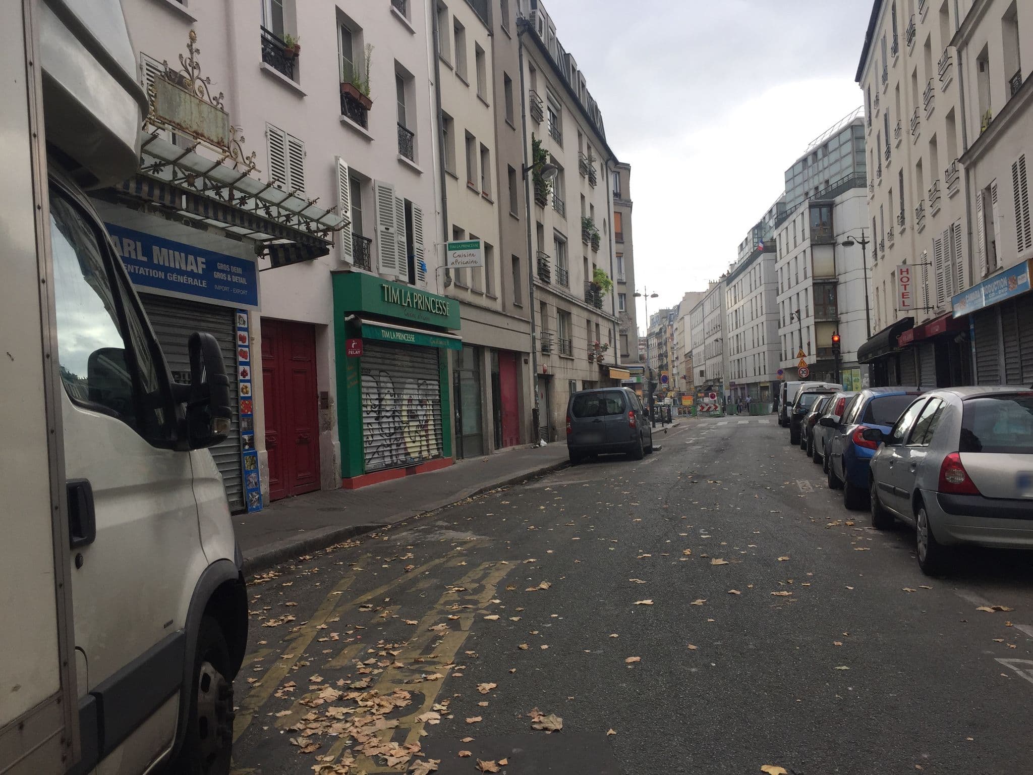 Street view near LeAirbnb, Paris 18 Buttes-Montmartre — © thepriben (CC BY-SA · Mapillary)