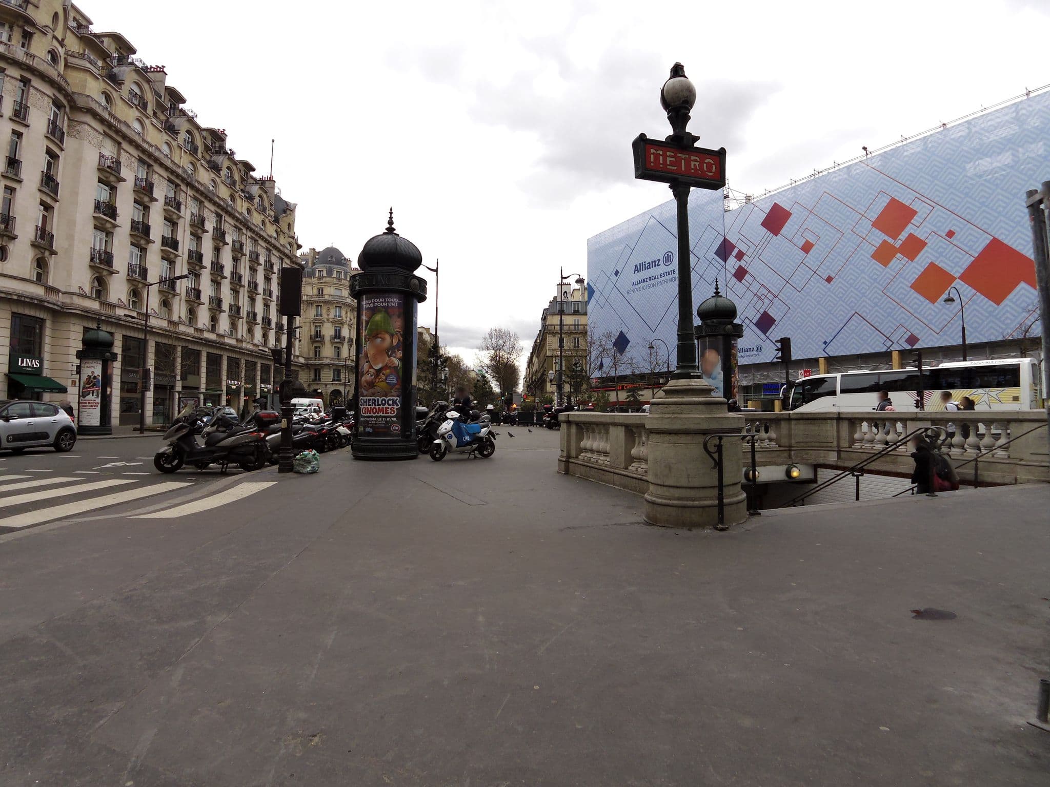 Street view near Le Peletier Haussmann Opera, Paris 09 Opéra — © zors1843 (CC BY-SA · Mapillary)