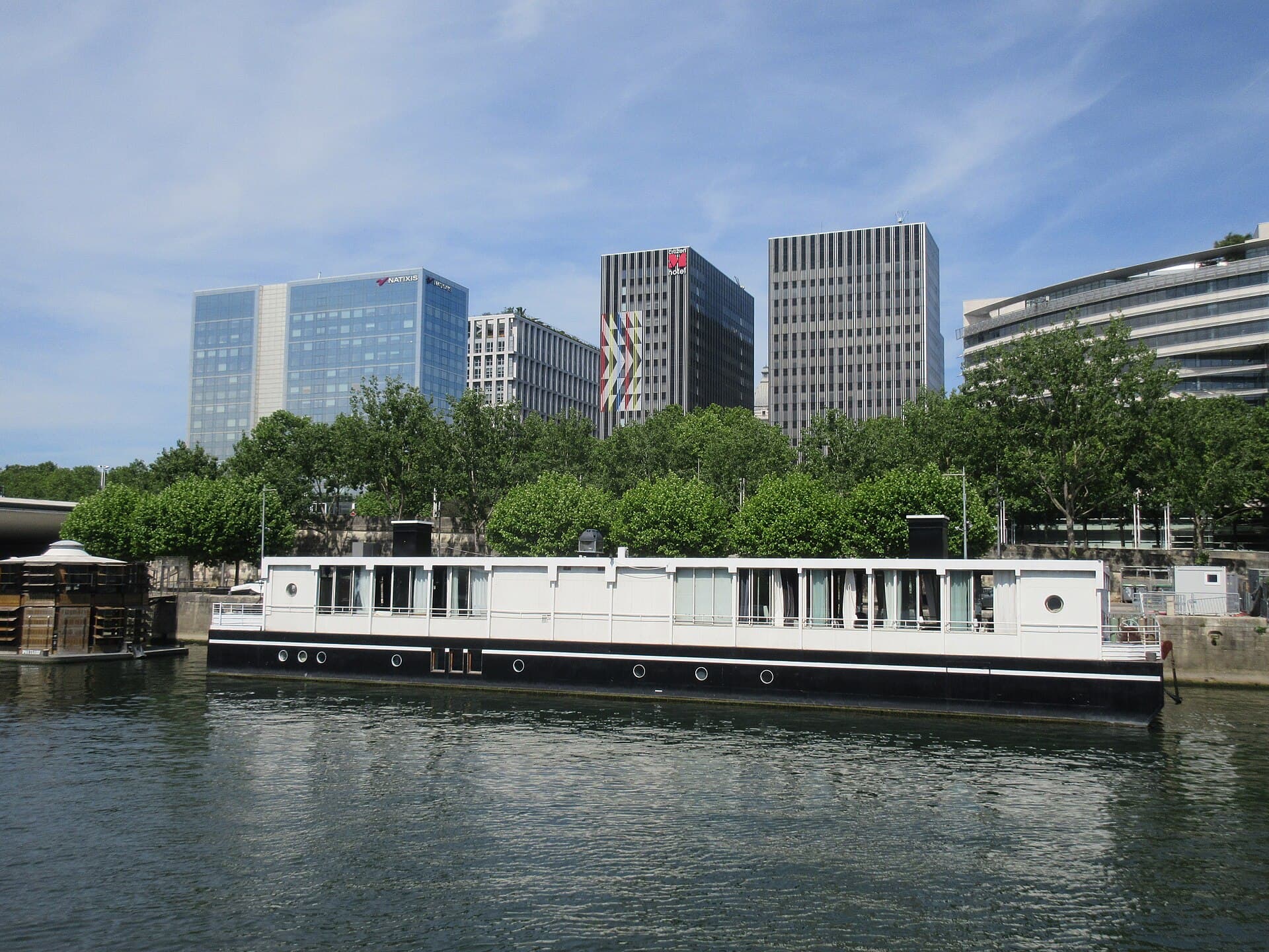 citizenM Paris Gare de Lyon (via Wikimedia Commons, CC BY-SA 4.0)