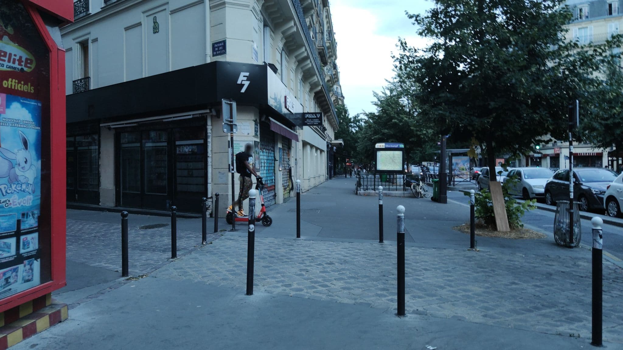 Street view near Au Norest Hôtel, Folie Méricourt — © mrey (CC BY-SA · Mapillary)