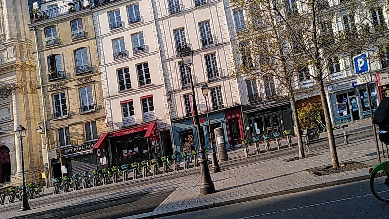 Street view near Hôtel Sévigné, Paris 04 Hôtel-de-Ville — © britze (CC BY-SA · Mapillary)