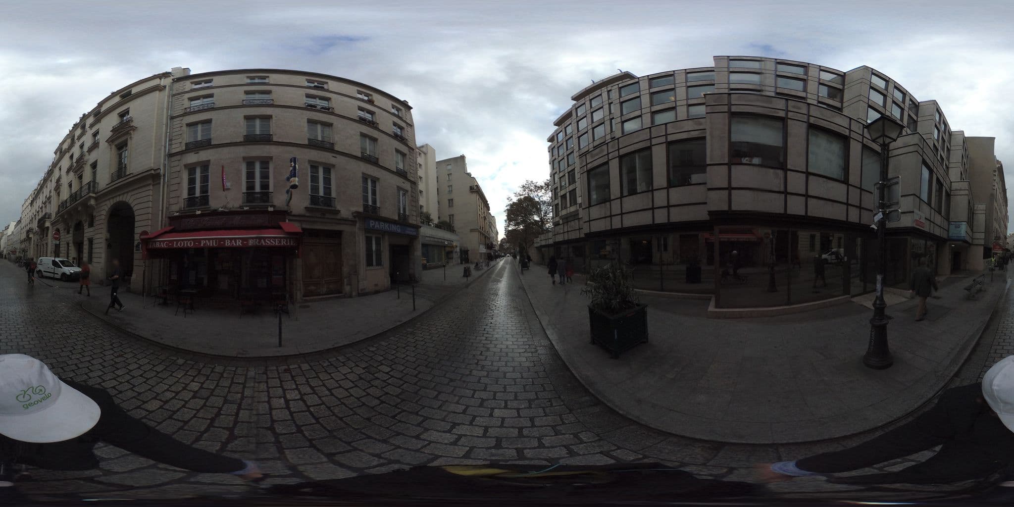Street view near Centre Paris, Paris 10 Entrepôt — © geovelo (CC BY-SA · Mapillary)