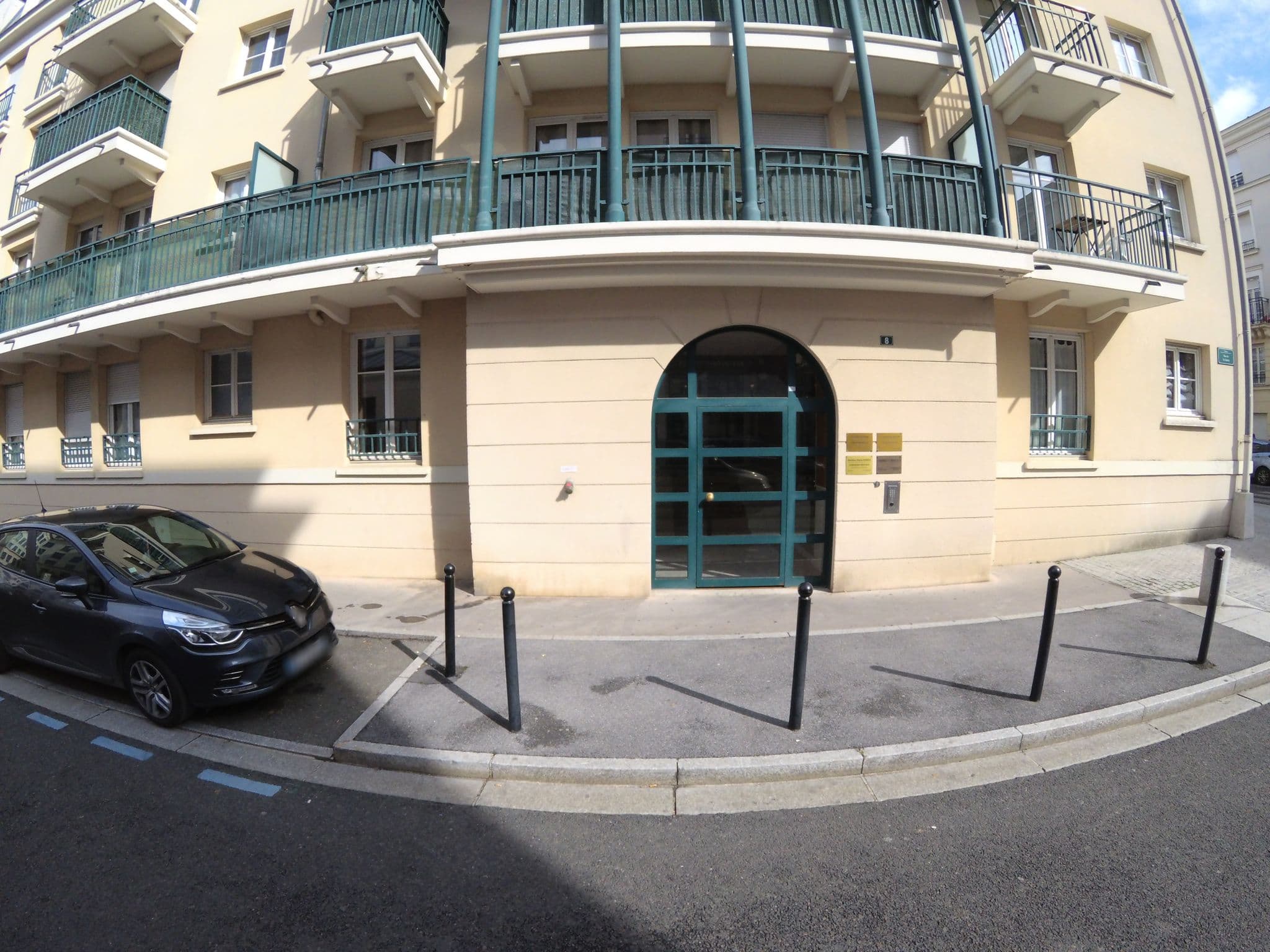 Street view near Disney, Serris — © stephanep (CC BY-SA · Mapillary)