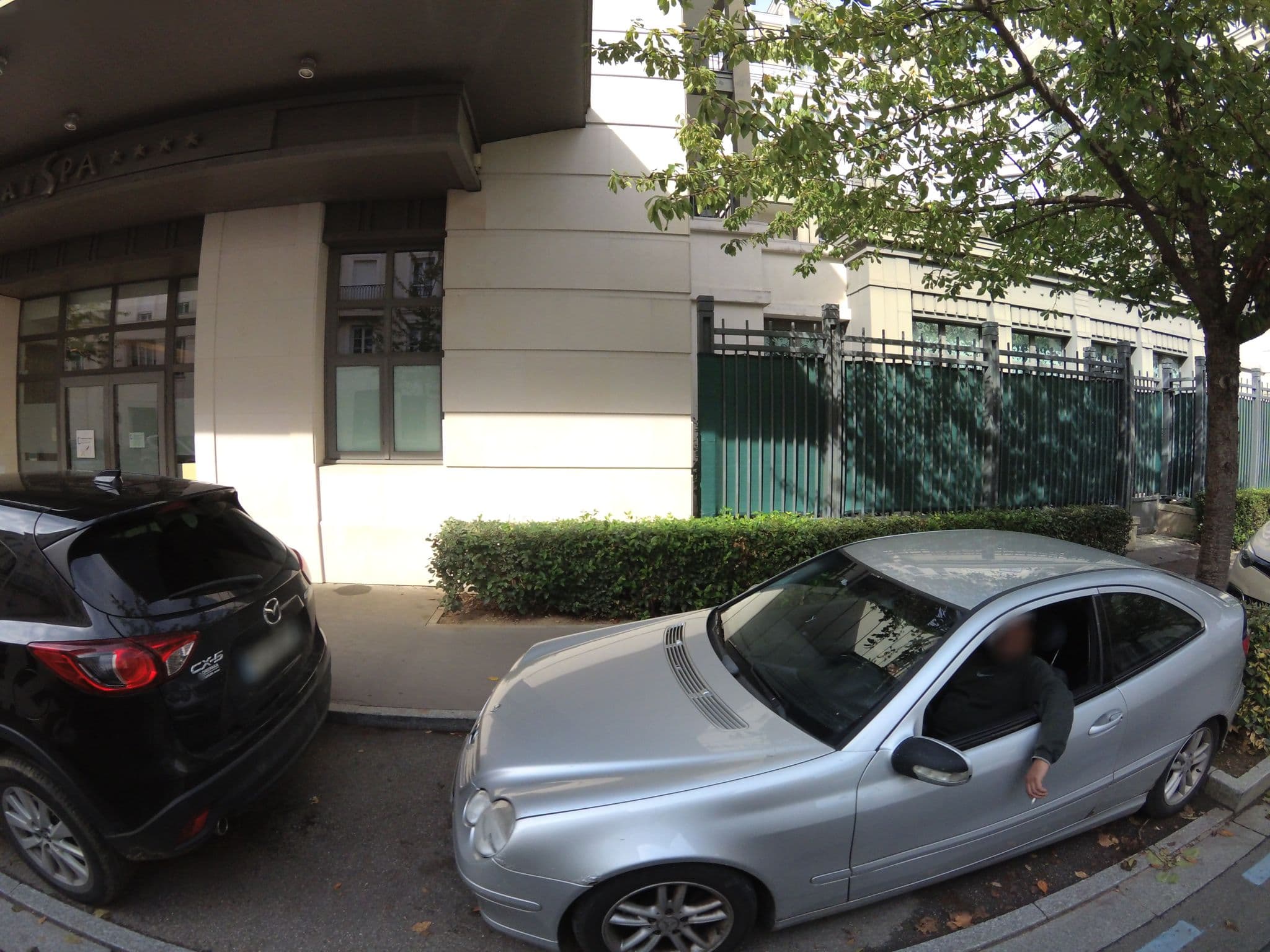 Street view near Hotel Relais Spa Chessy, Serris — © stephanep (CC BY-SA · Mapillary)