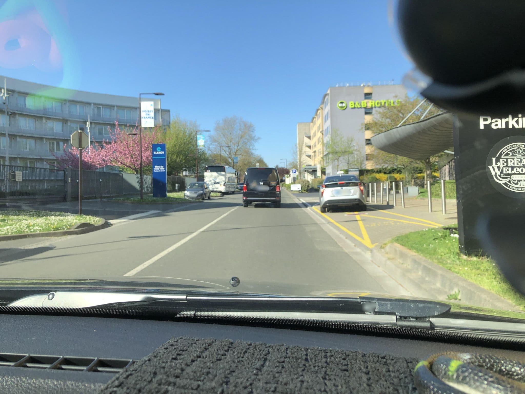 Street view near Bleu Roissy, Roissy-en-France — © didoudidi77 (CC BY-SA · Mapillary)