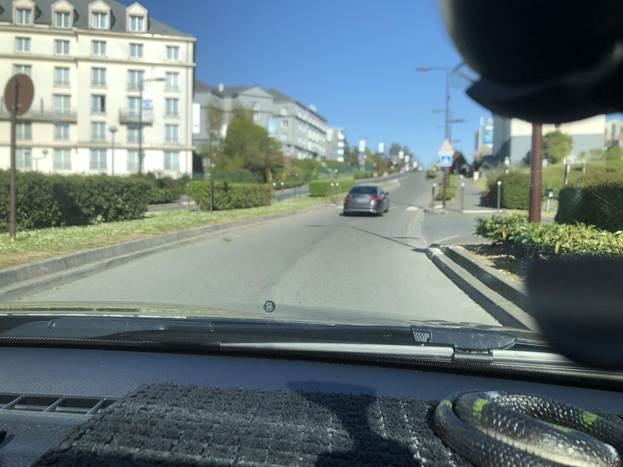 Street view near B&B Hotels | Roissy Charles De Gaulle, Roissy-en-France — © didoudidi77 (CC BY-SA · Mapillary)