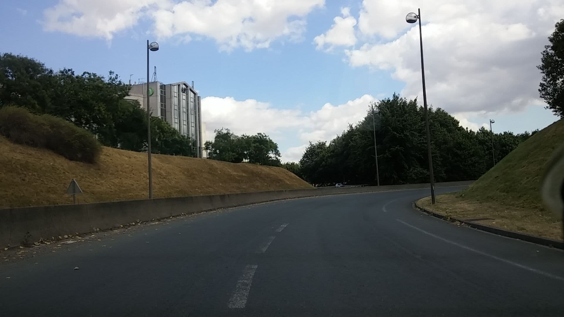 Street view near B&B Hôtel, Roissy-en-France — © didier2020 (CC BY-SA · Mapillary)