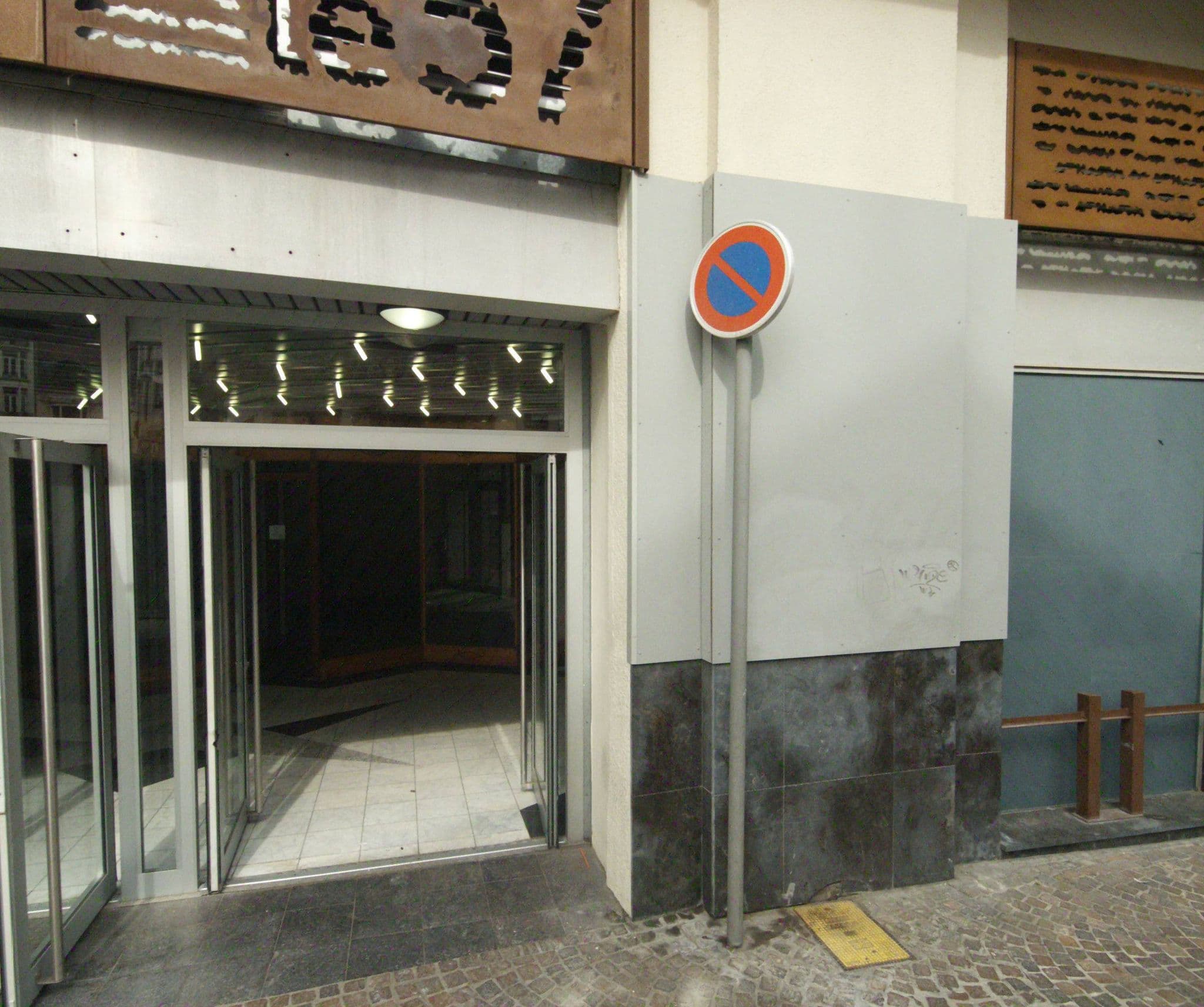 Street view near Hotel Mister Bed Lille, Lille — © melimmergis (CC BY-SA · Mapillary)