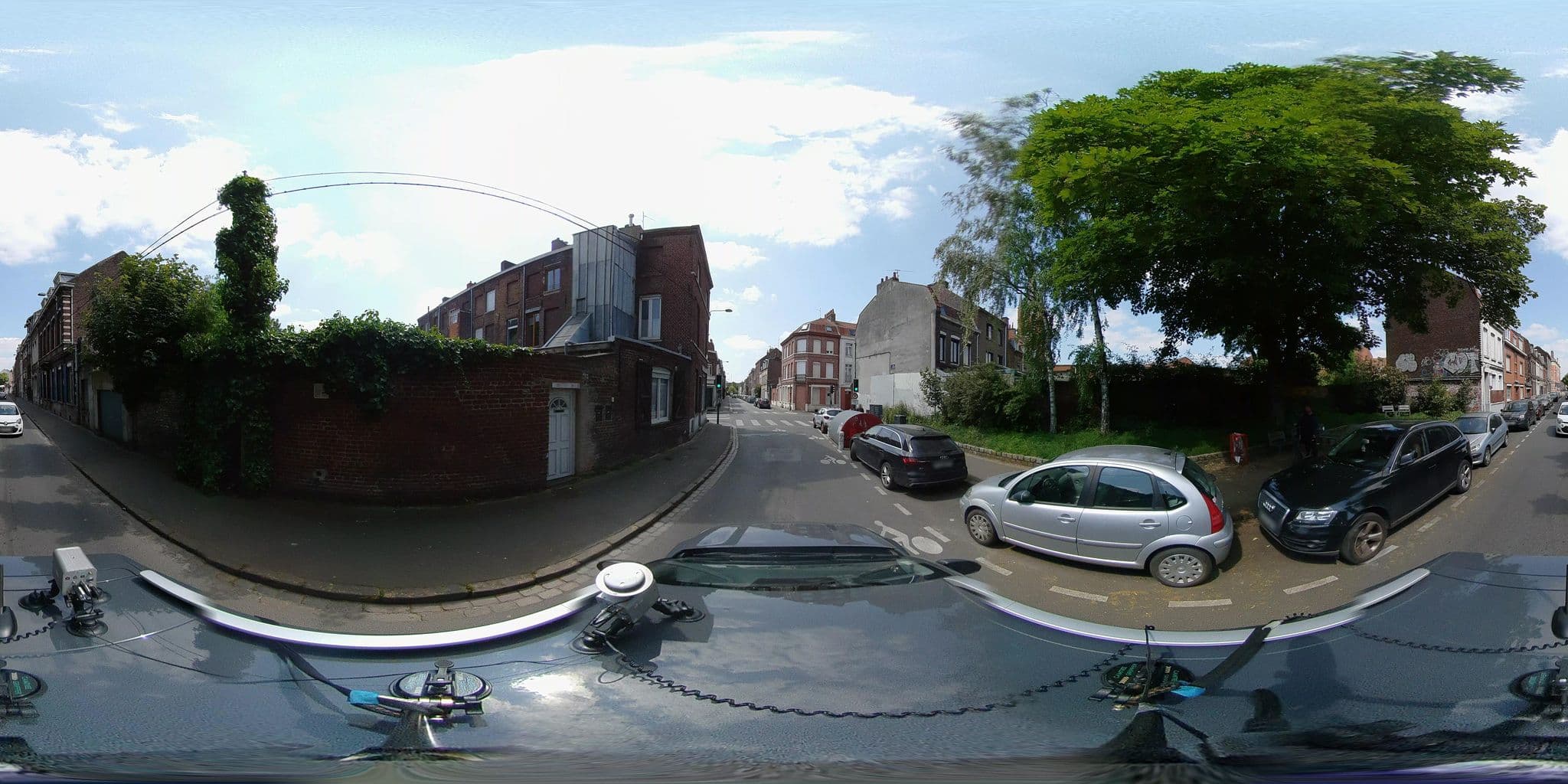 Street view near Treilles'Appart, La Madeleine — © meldig (CC BY-SA · Mapillary)