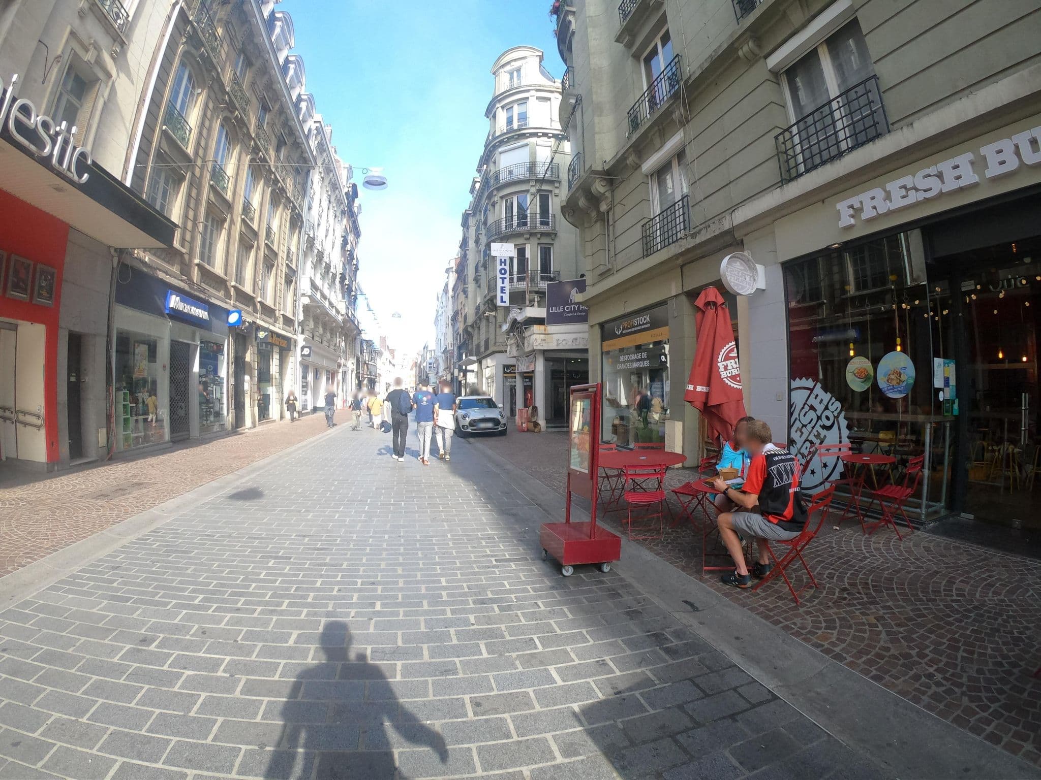 Street view near Hotel Mister Bed, Lille — © vinisa (CC BY-SA · Mapillary)