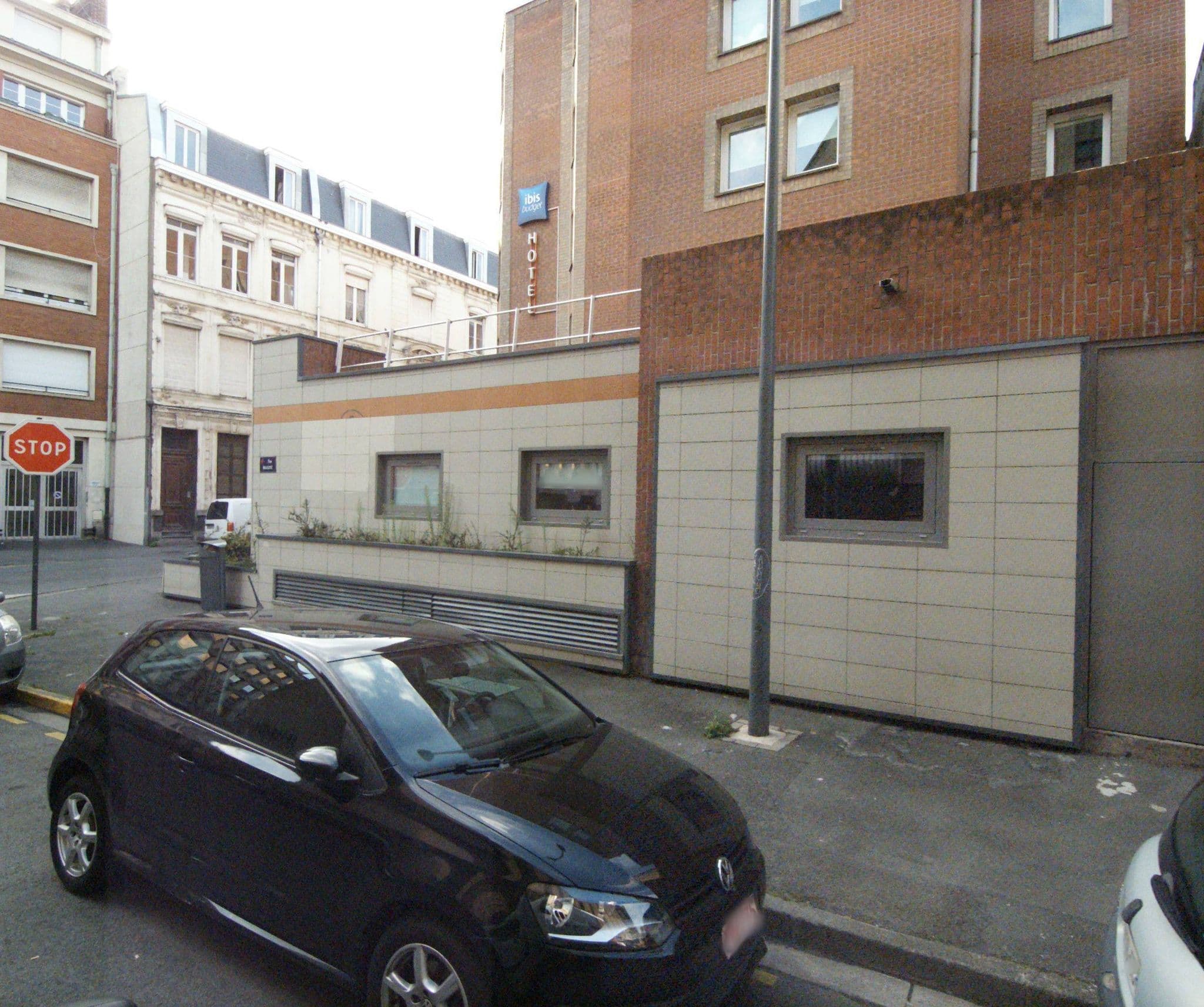 Street view near Ibis budget hotel, La Madeleine — © melimmergis (CC BY-SA · Mapillary)